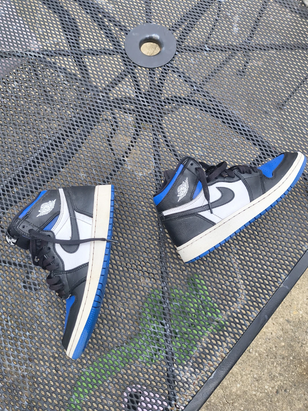 Nike Air Jordan 1 High Top Sneakers size 5.5y - photo 2