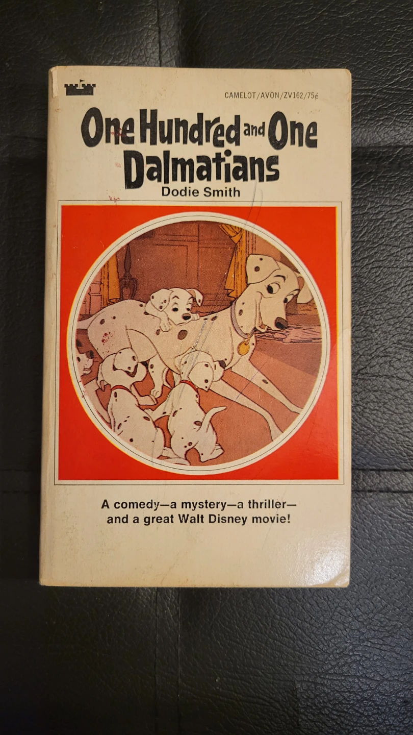 One Hundred and One Dalmatians Book by Dodie Smith ⚽