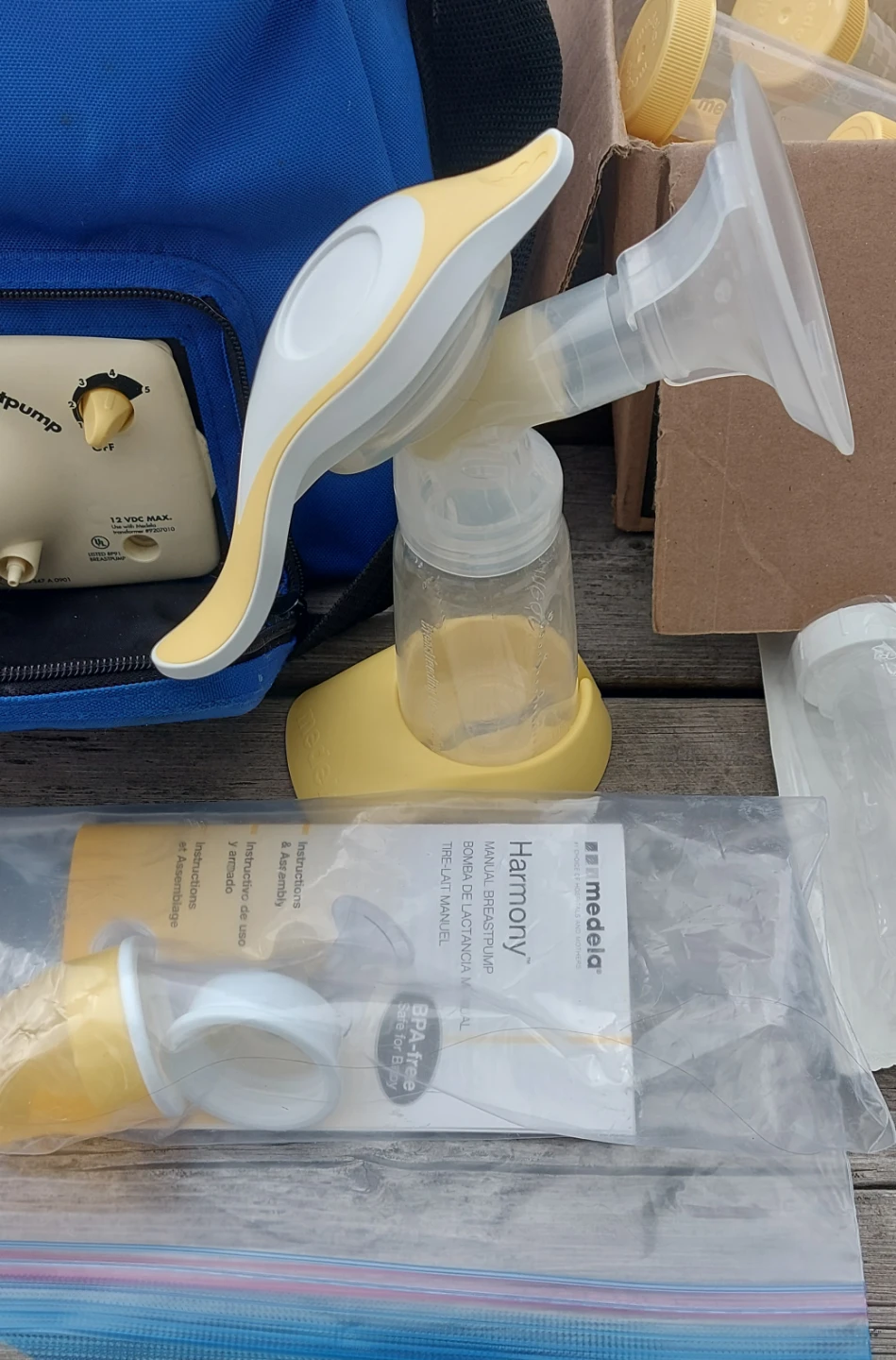 Medela Harmony Breast Pump with Accessories and Storage Bag - photo 4