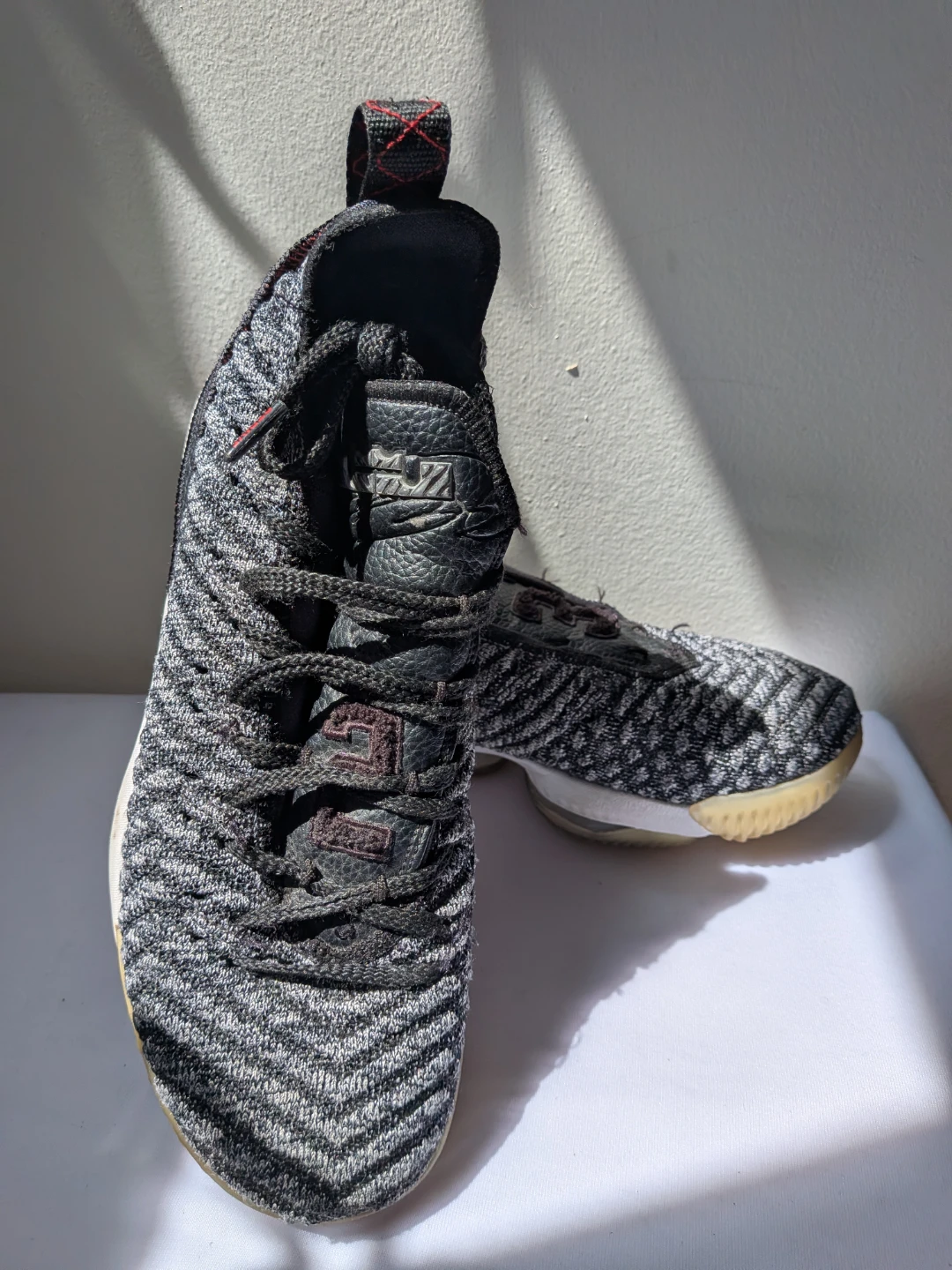 Nike LeBron 16 "Big Stage" Basketball Shoes