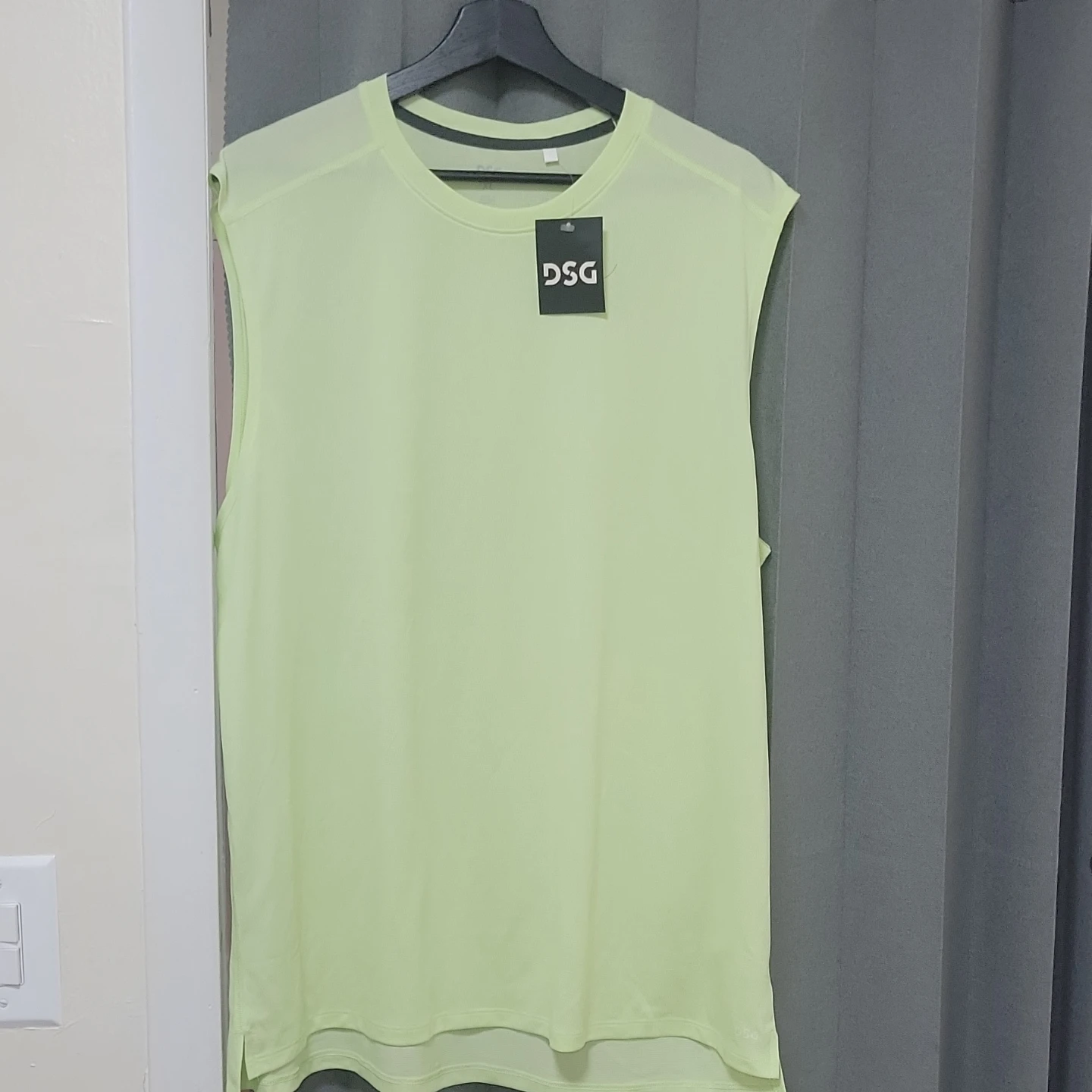 DSG Sleeveless Tank Top XL