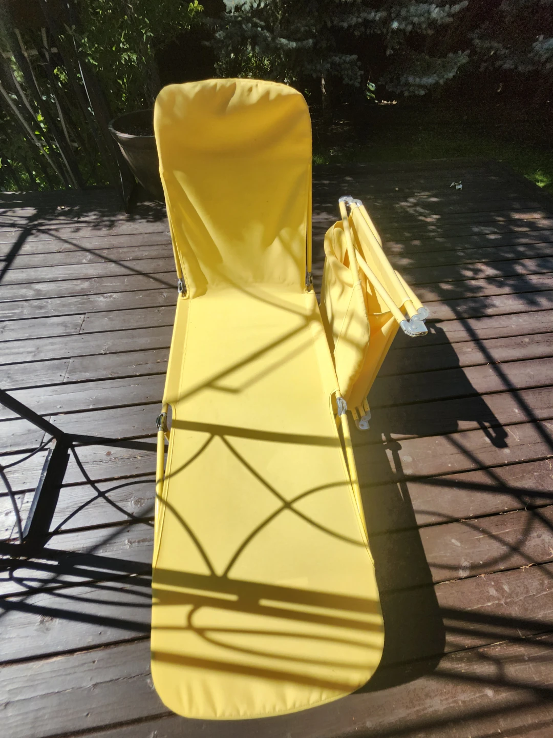 2 Yellow folding lounge chair