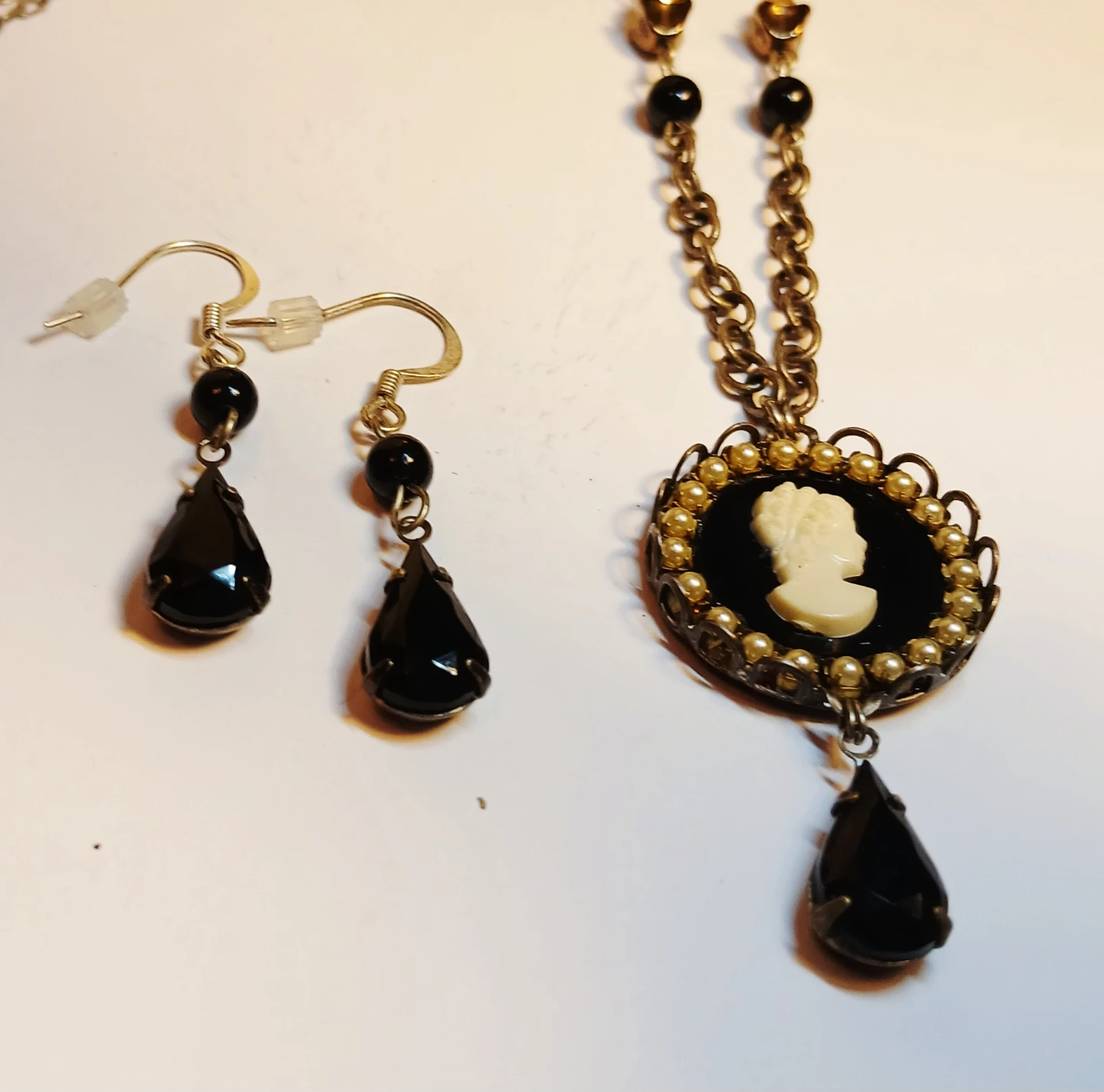 Cameo Necklace and Earring Set