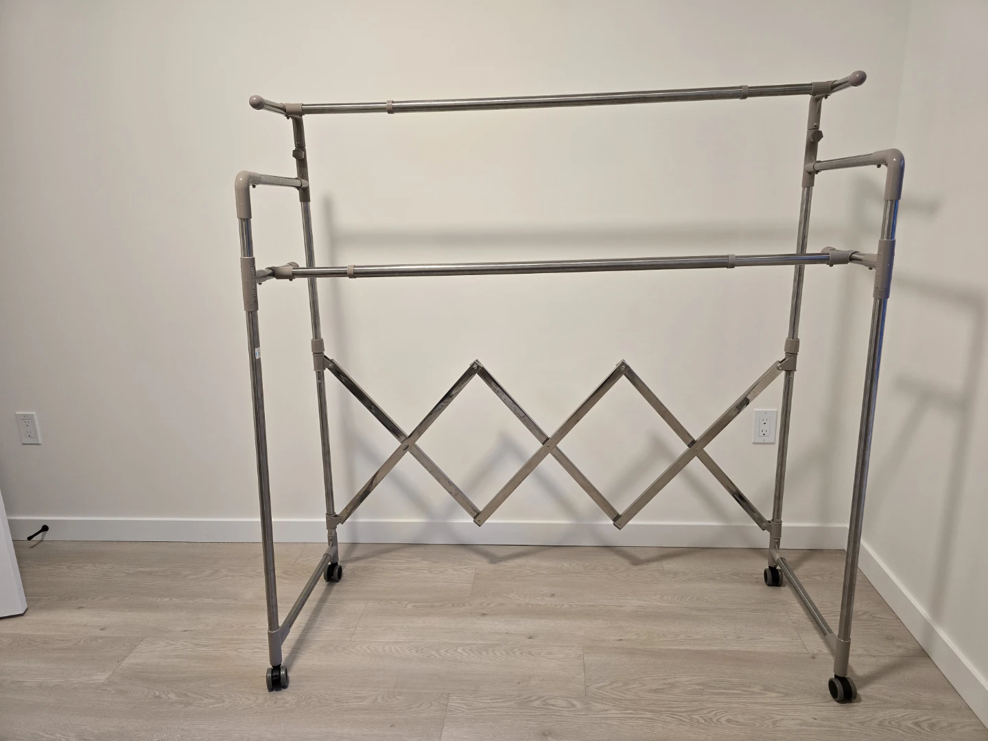 Double-Tiered Drying Rack with Wheels - photo 2