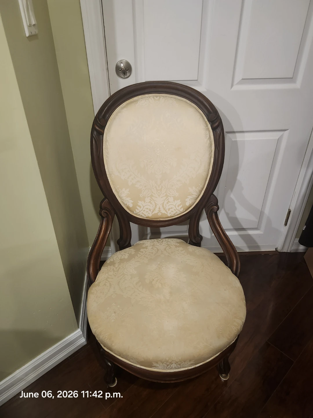 Antique Slipper Chair PU AJAX