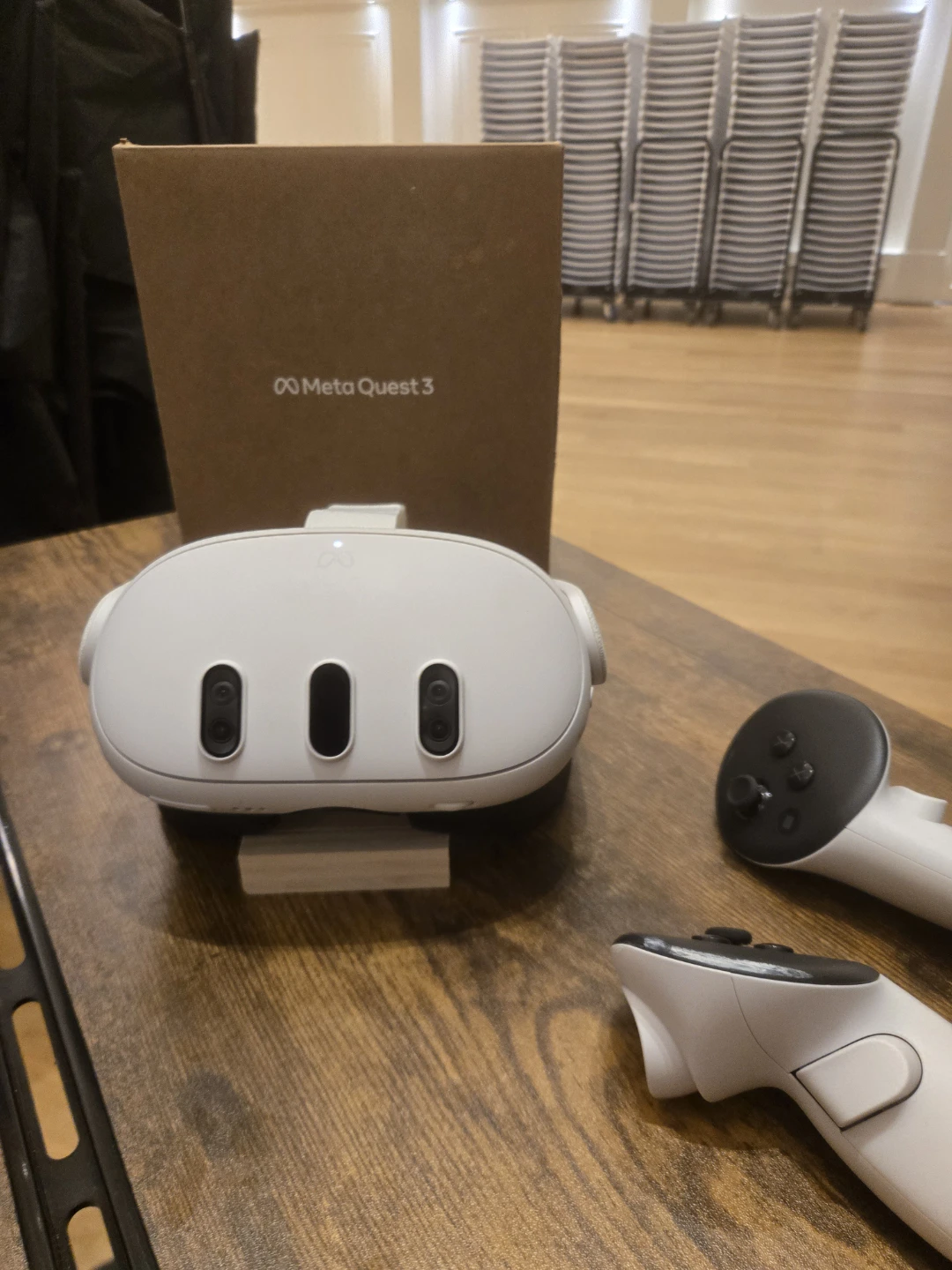 Meta Quest 3 VR Headset with Controllers - photo 2