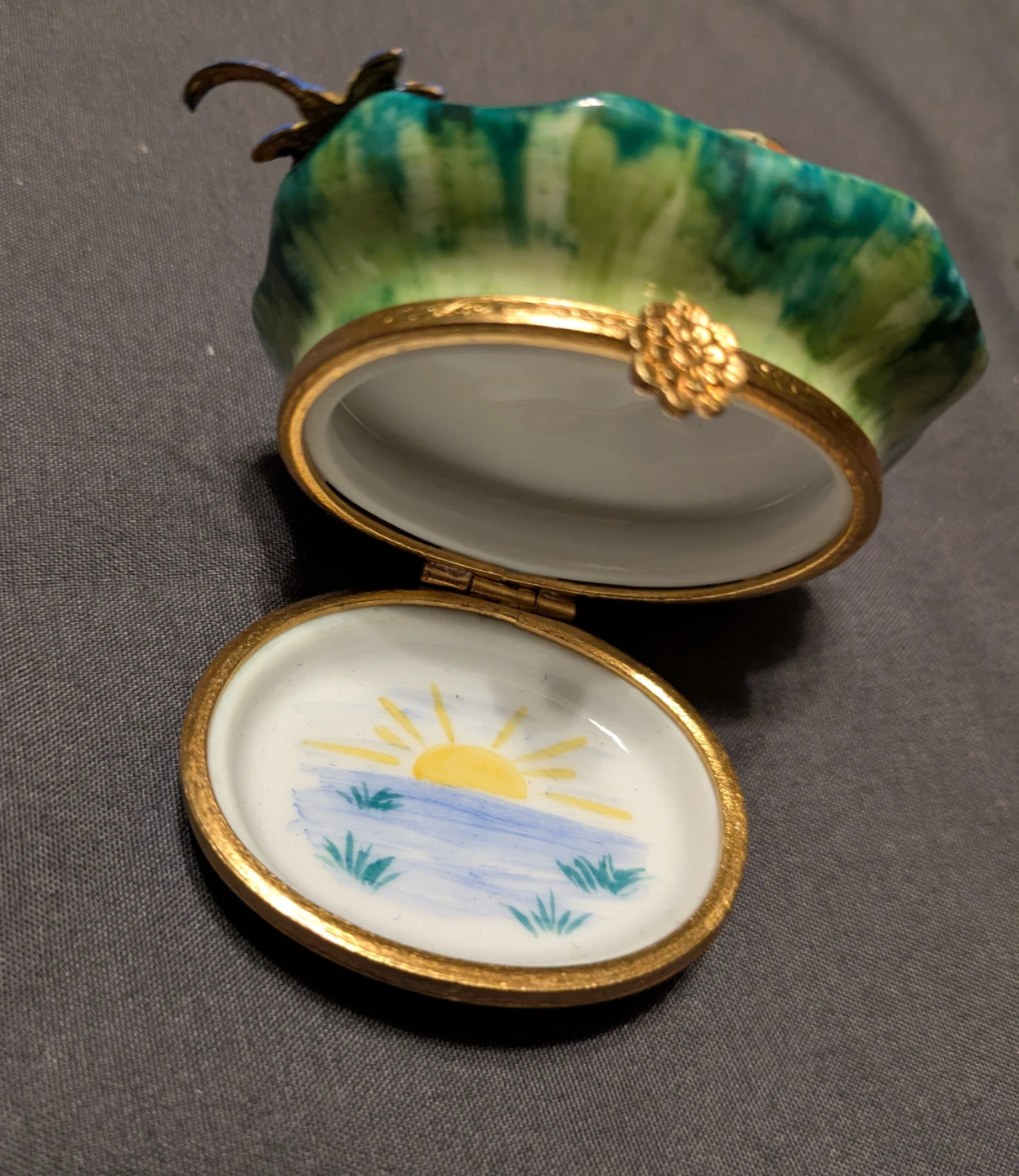 Rochard Limoges Frog and Dragonfly Hinged Box - photo 4