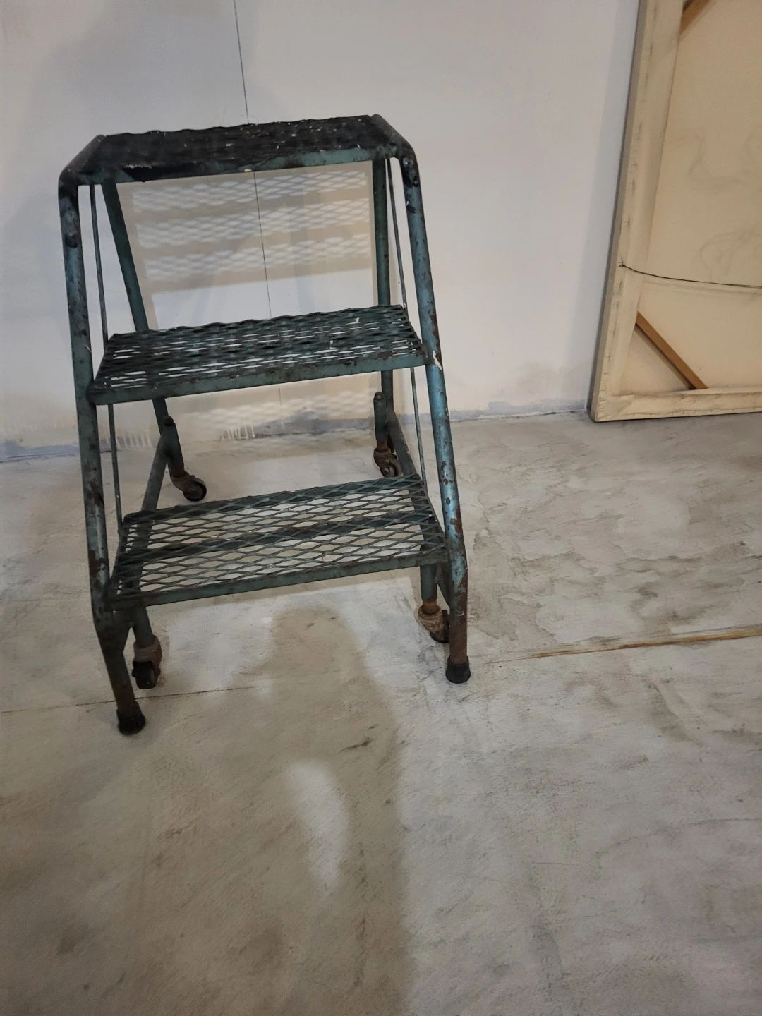 Vintage Metal Step Stool Utility Ladder on wheels - photo 2