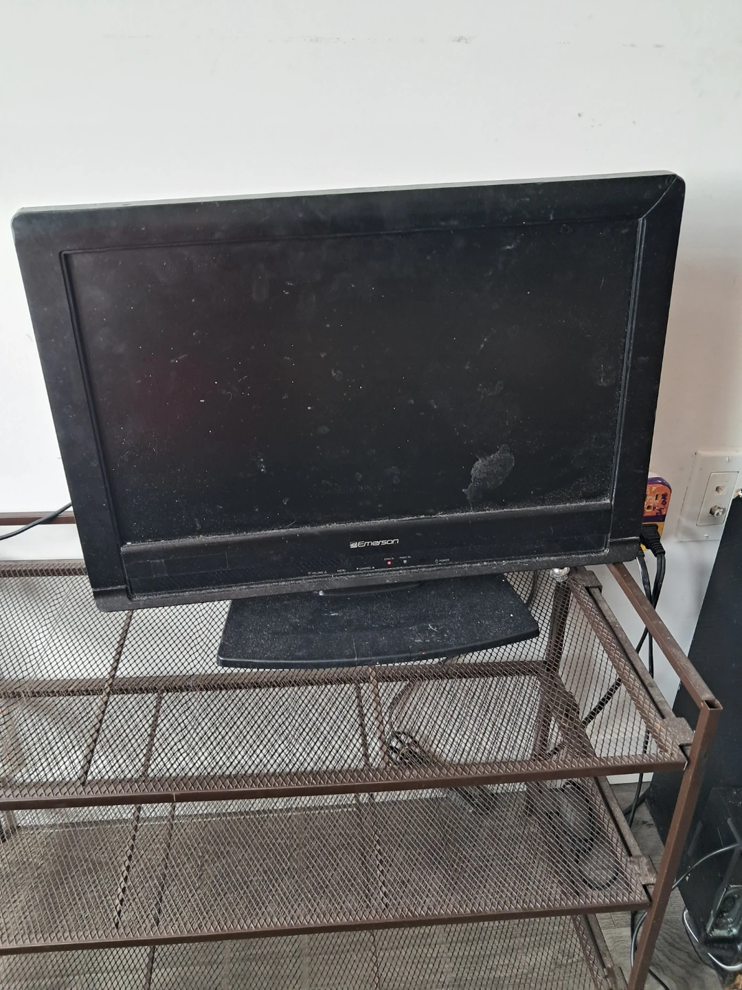 Emerson LC190EM1 19" LCD TV
