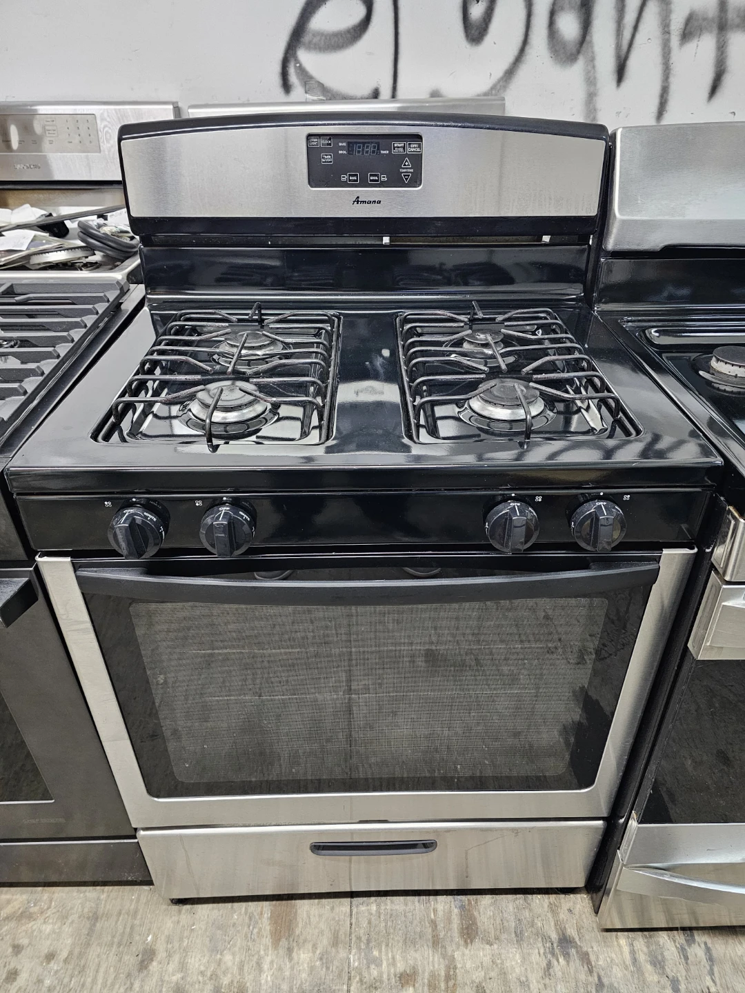 Amana 30in Stainless Steel Gas Stove