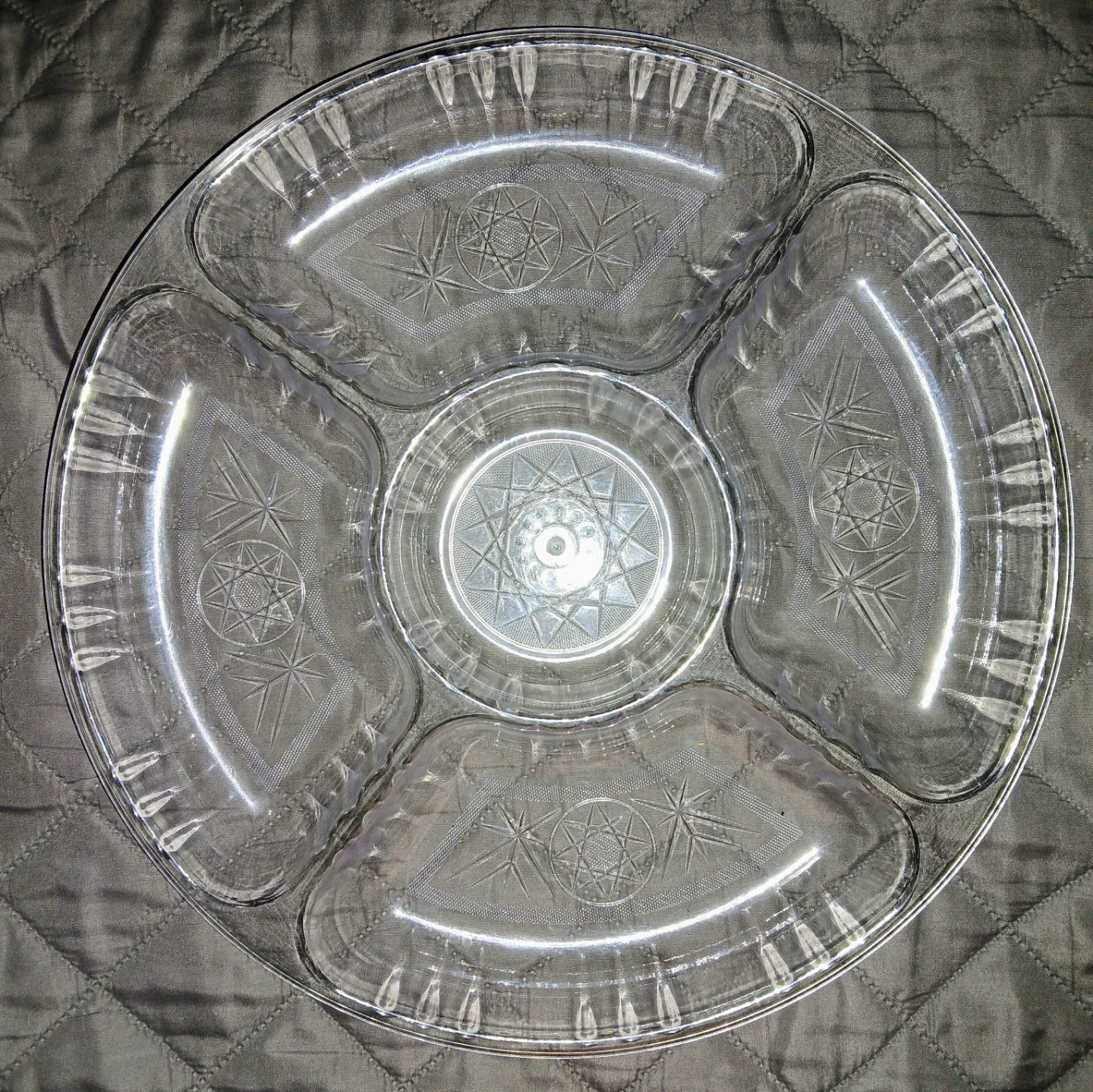Clear Plastic Divided Serving Platter ⚽