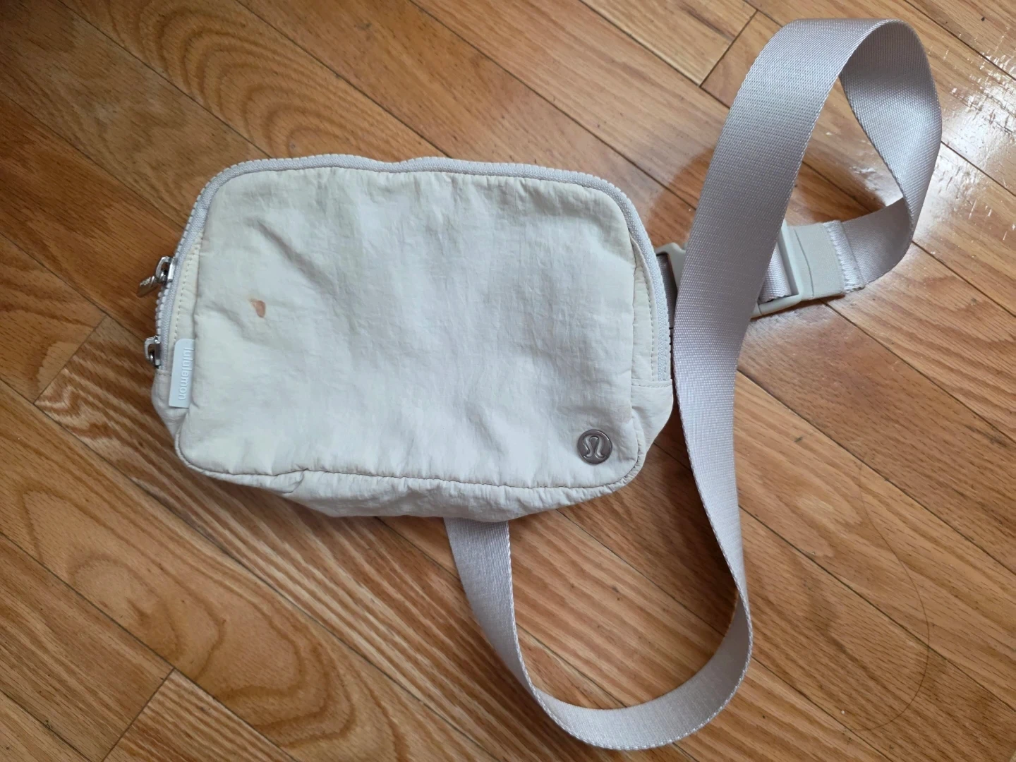 Lululemon Everywhere Belt Bag - Light Cream