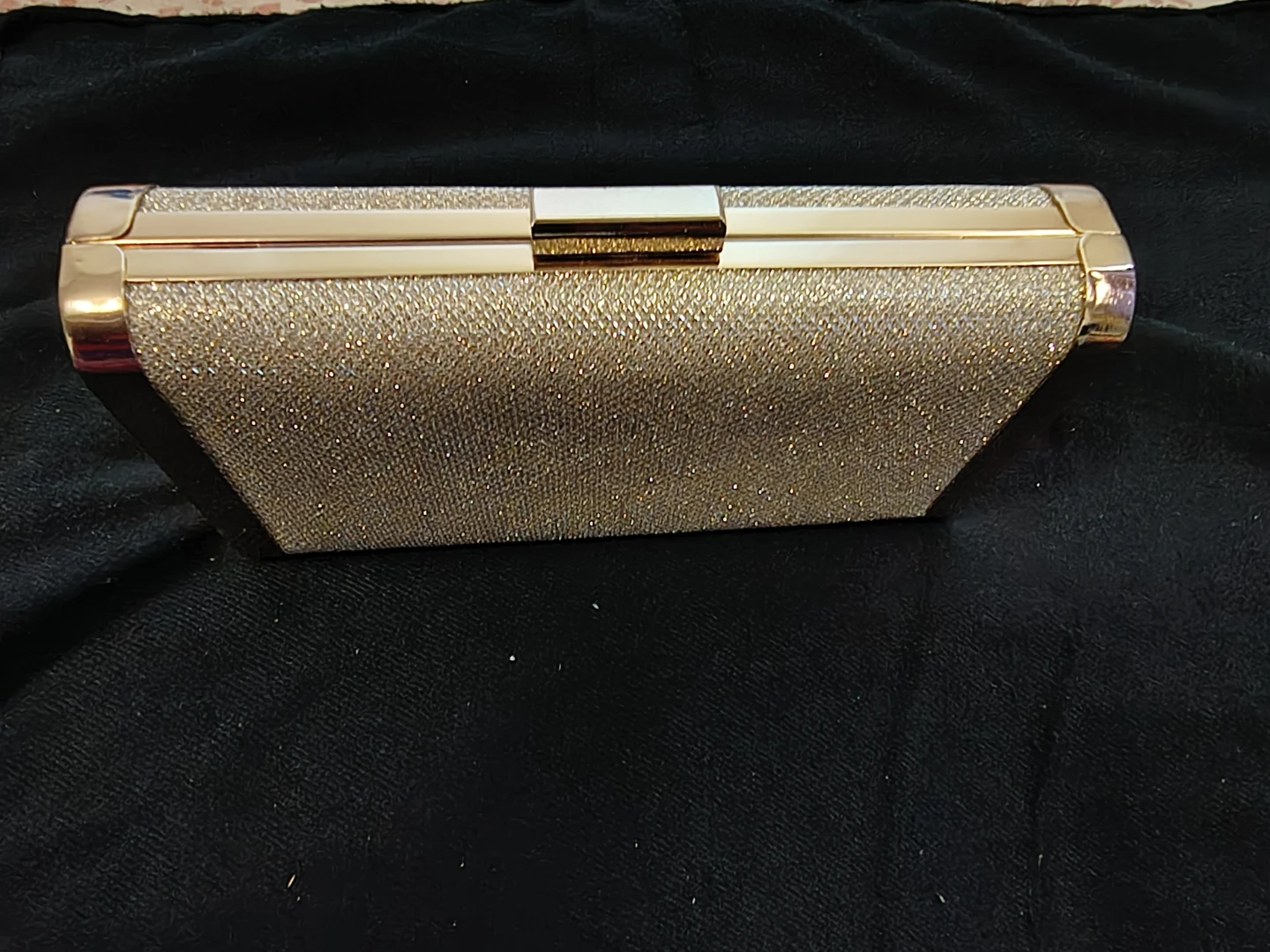 Sparkly Gold Clutch Purse with Chain Le Chateau - photo 2