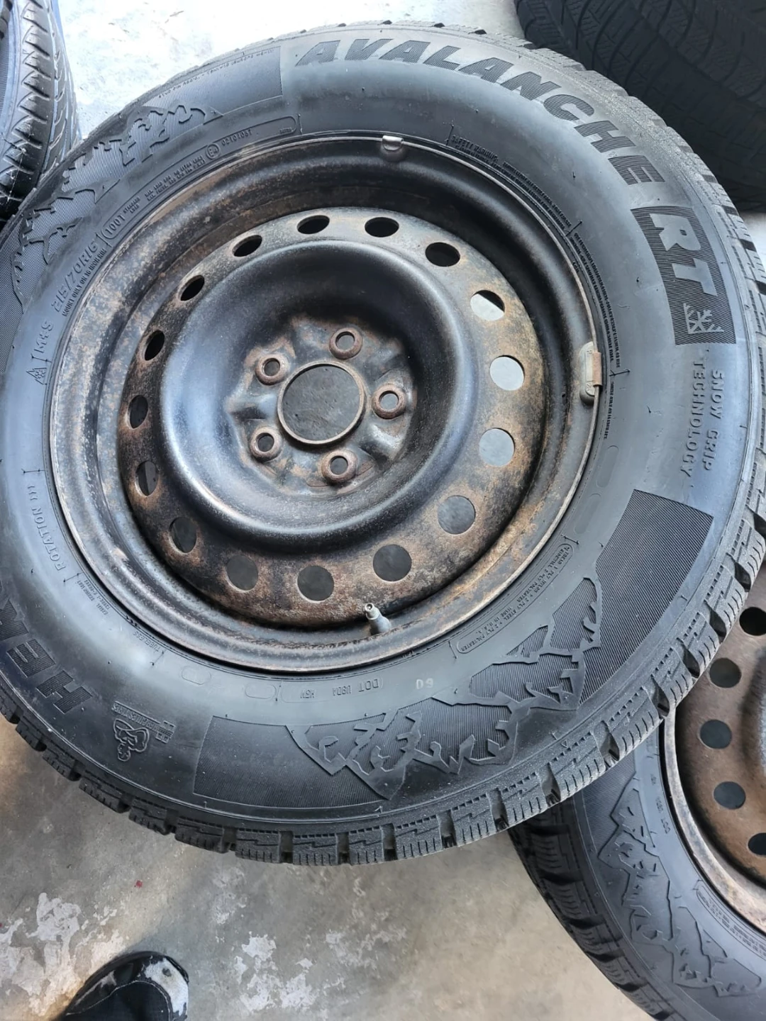 Set of four Hercules Avalanche RT winter tires - photo 2