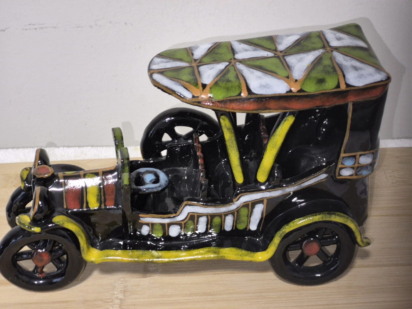 Verzolini's  "Old Timer" handmade ceramic car - photo 2