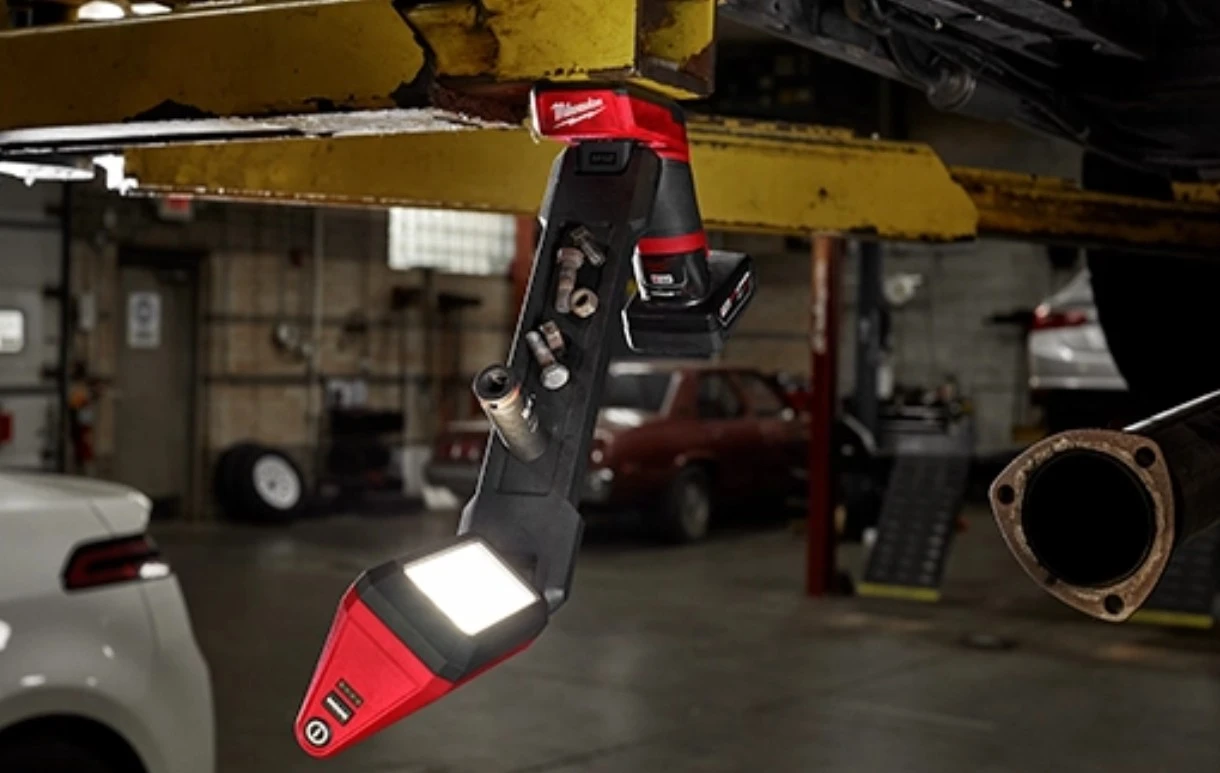 Milwaukee M12 Underbody Light - photo 2