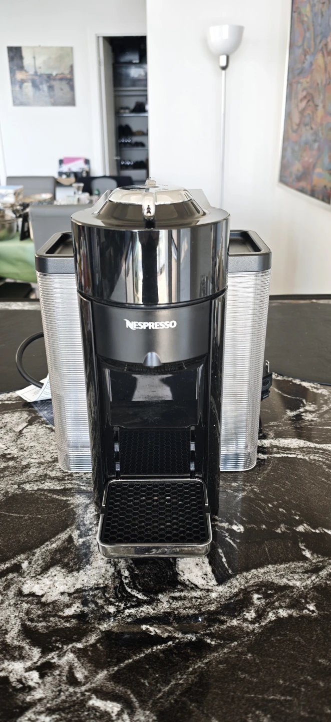 Nespresso Vertuo Coffee Machine - photo 3
