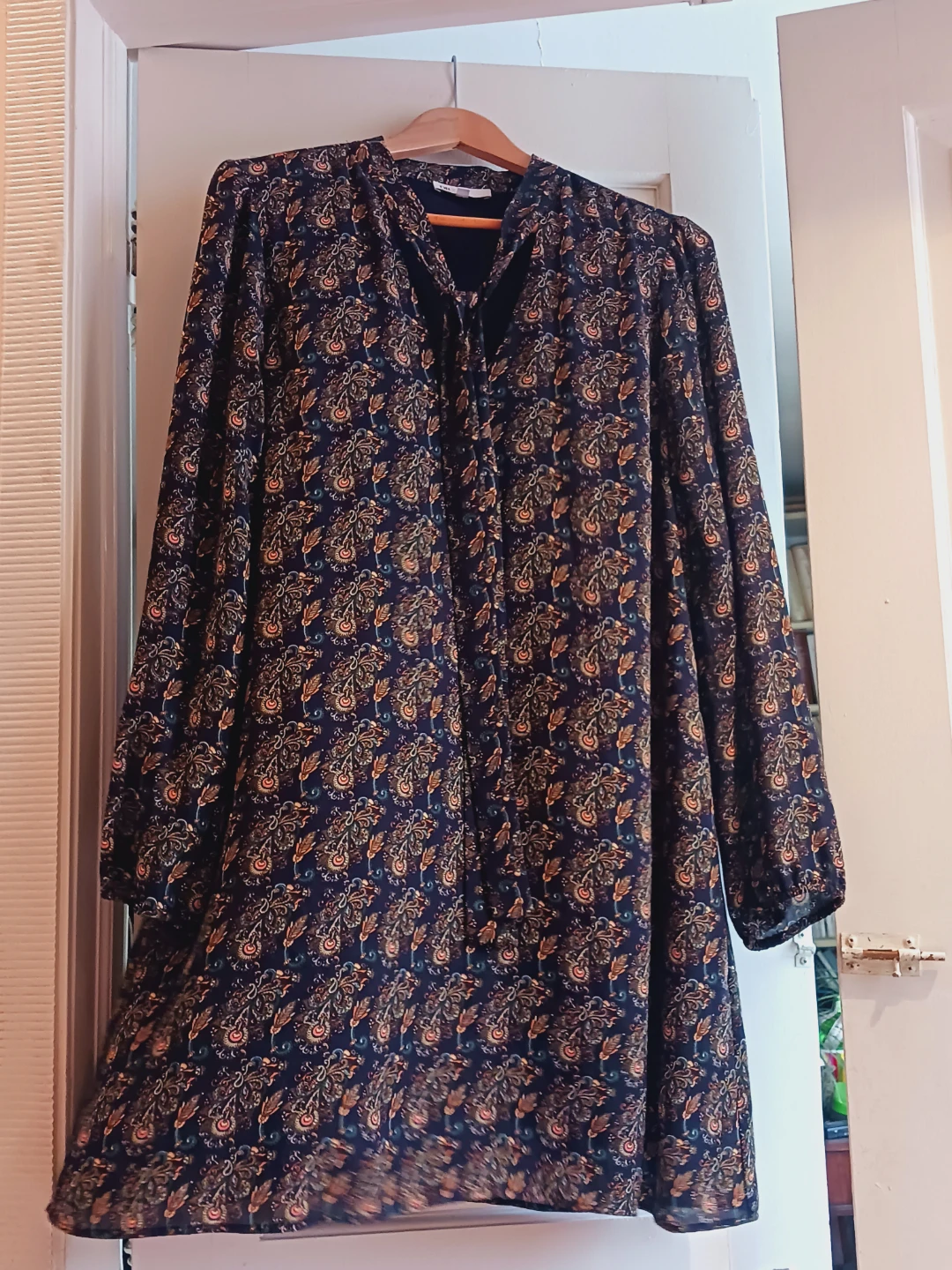 Beautiful Paisley Print Long Sleeve Dress. Size L - photo 2