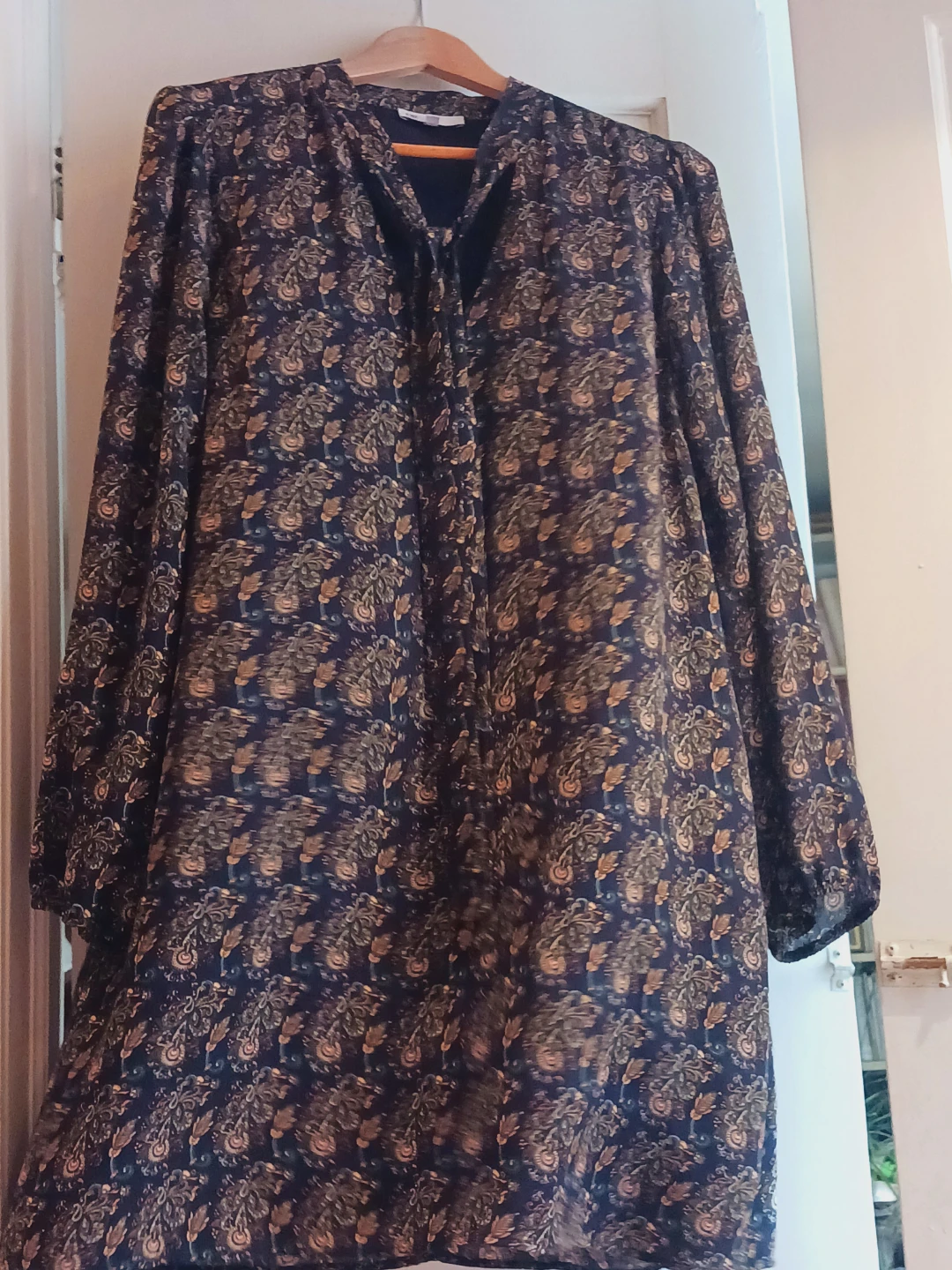Beautiful Paisley Print Long Sleeve Dress. Size L - photo 4