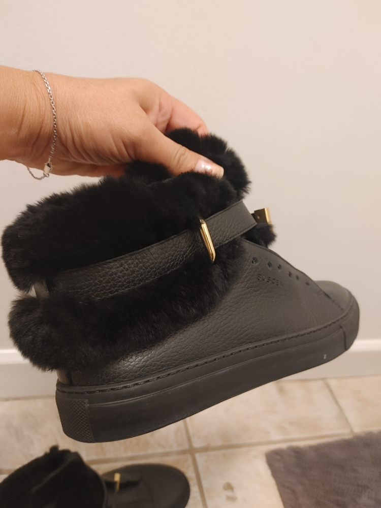 Women's Black Fur Trimmed  Sneakers size 8 - photo 3