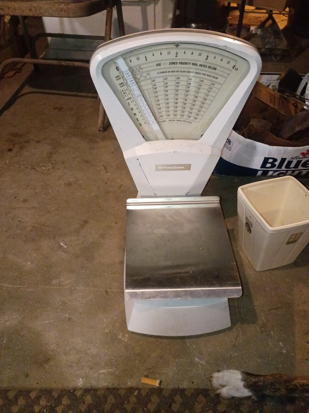 Vintage Pitney Bowes Postal Scale