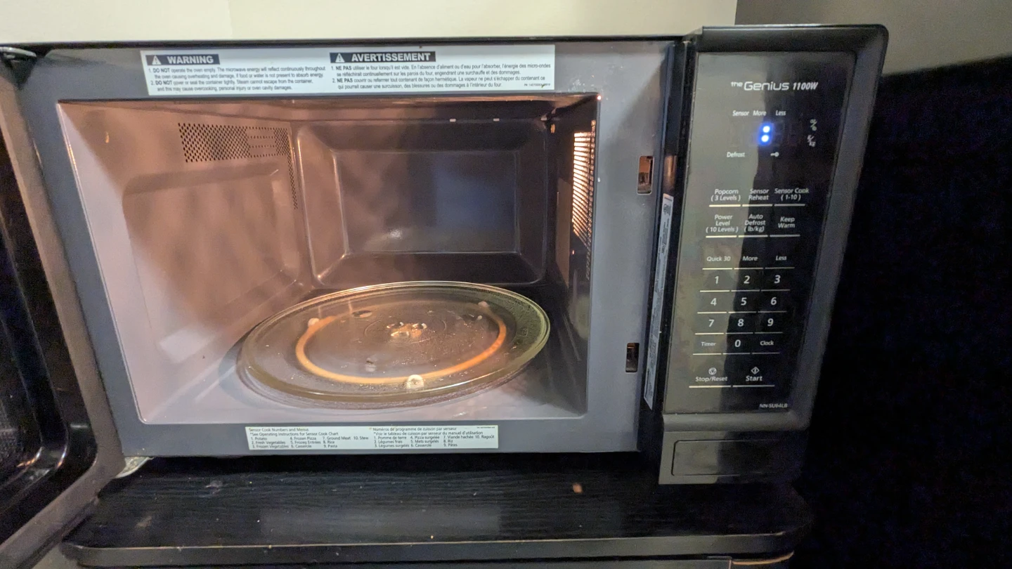 Panasonic The Genius 1100W Microwave