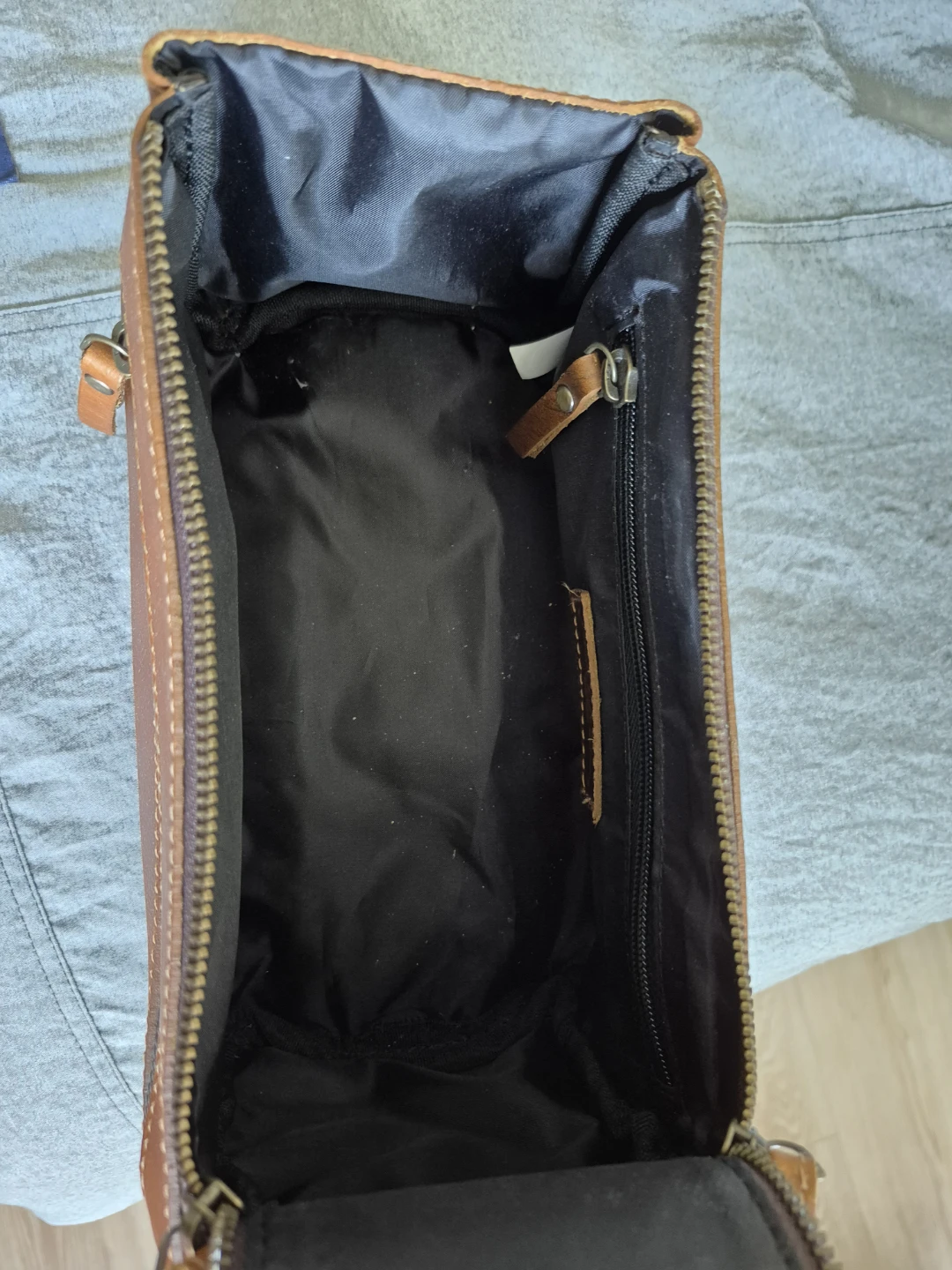 Brown Leather Toiletry Bag - photo 2