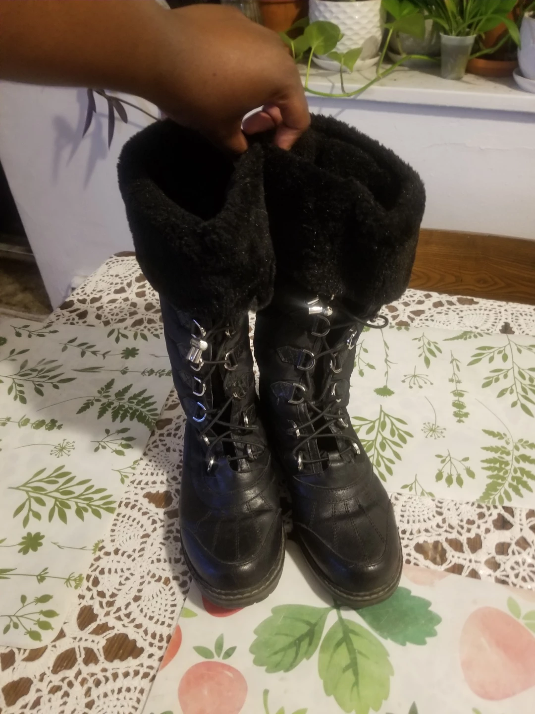 Women's Black Fur Insulation Winter Boots Size 10