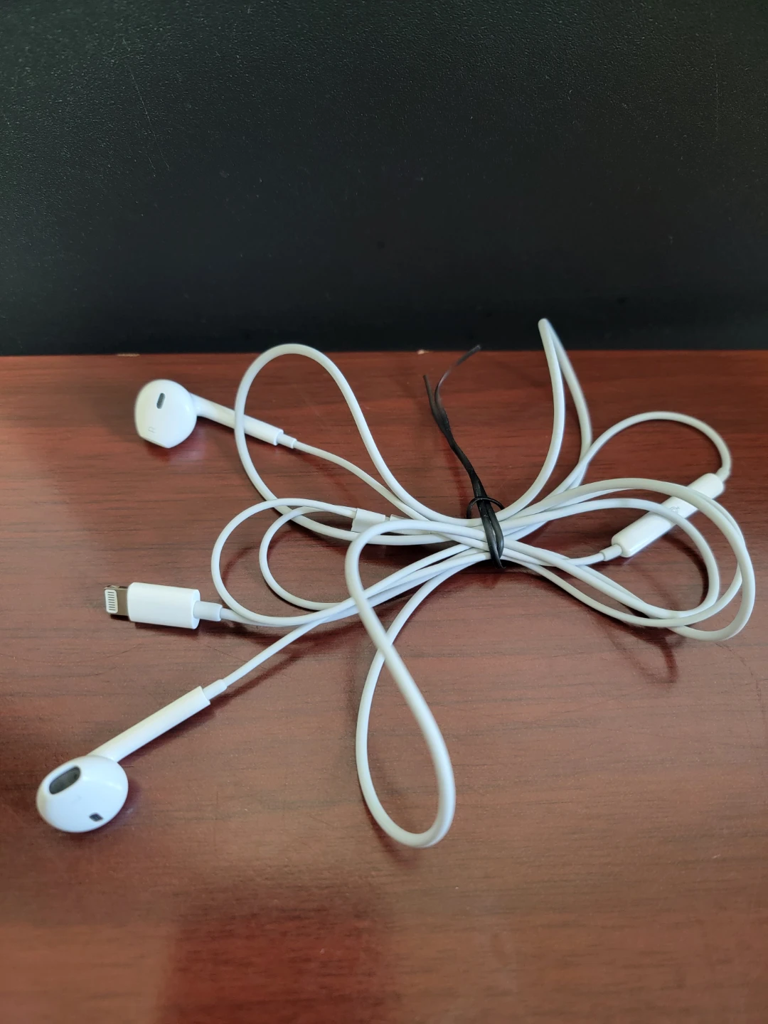 Apple EarPods with Lightning Connector