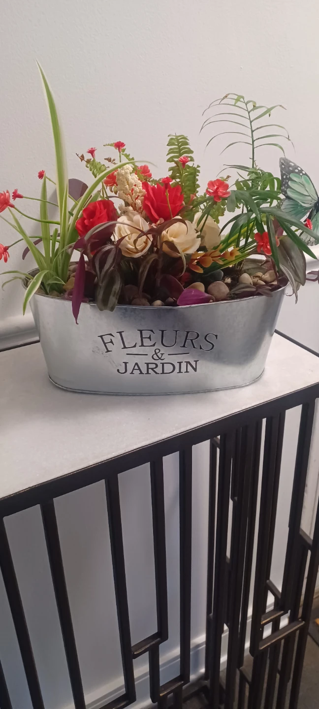 Table top arrangement.