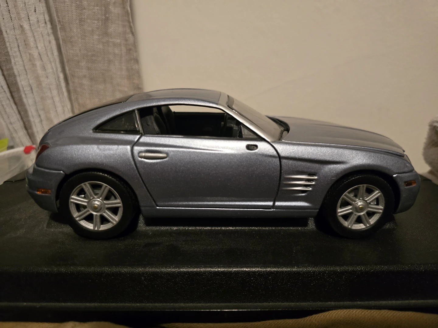 Chrysler Crossfire Model Car - photo 4
