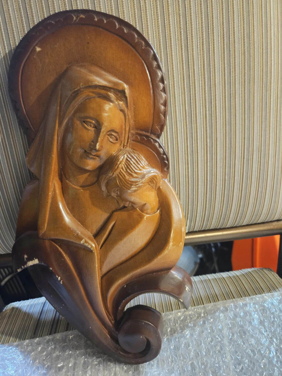 Wooden Carving of Mary and Child - photo 2
