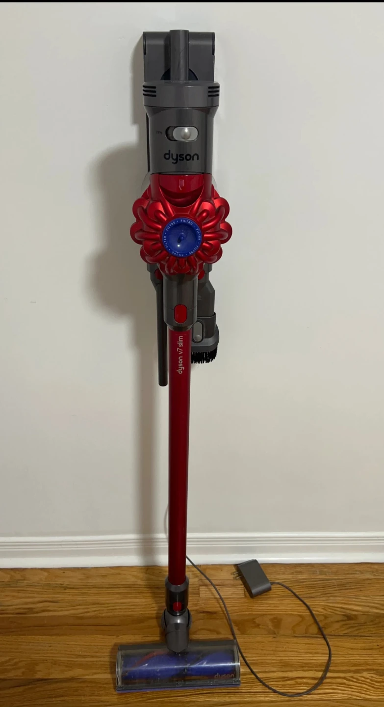 Dyson V7 slim Vacuum