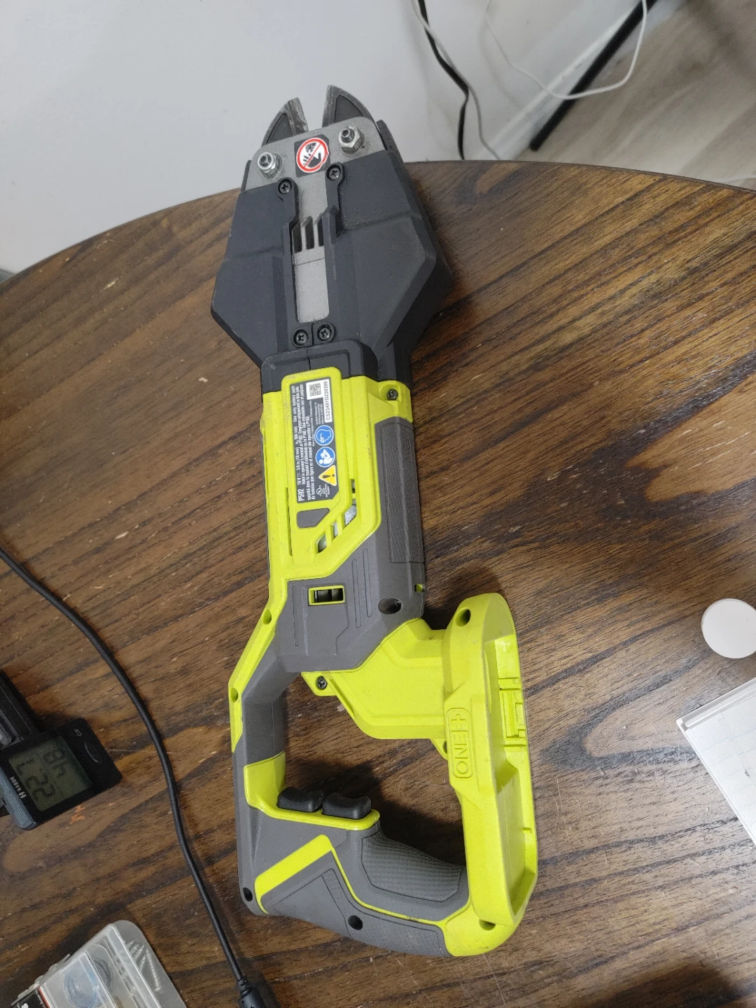 Ryobi ONE+  bolt cutter - photo 2
