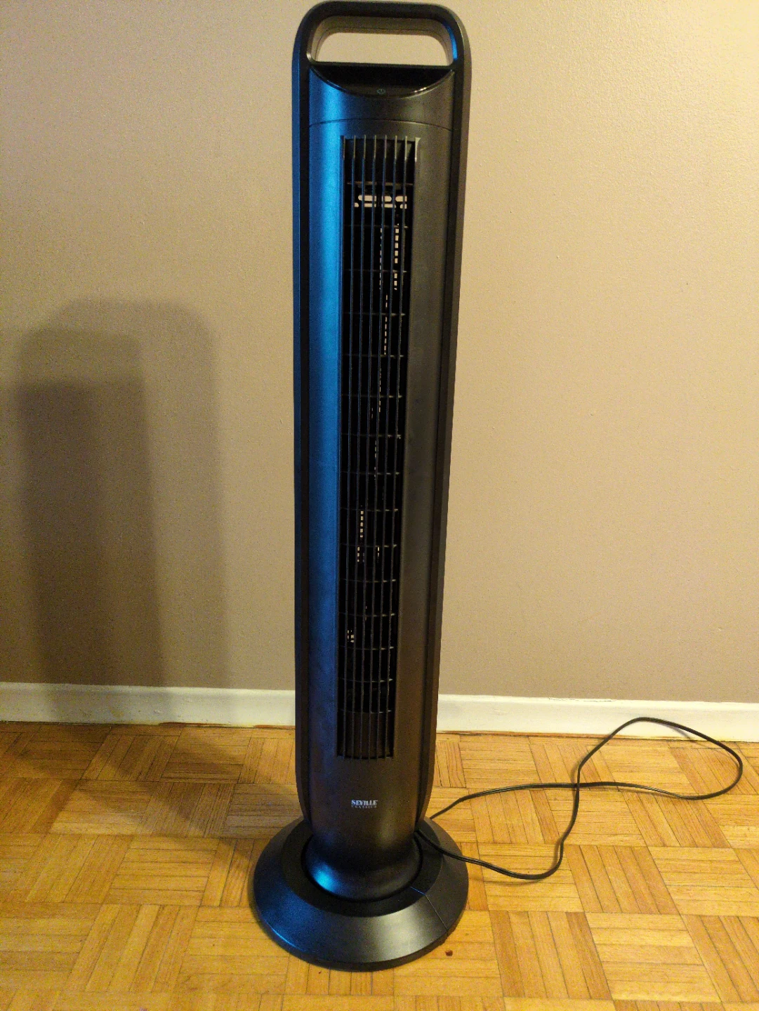 ⚽  Seville Classics Black Tower Fan