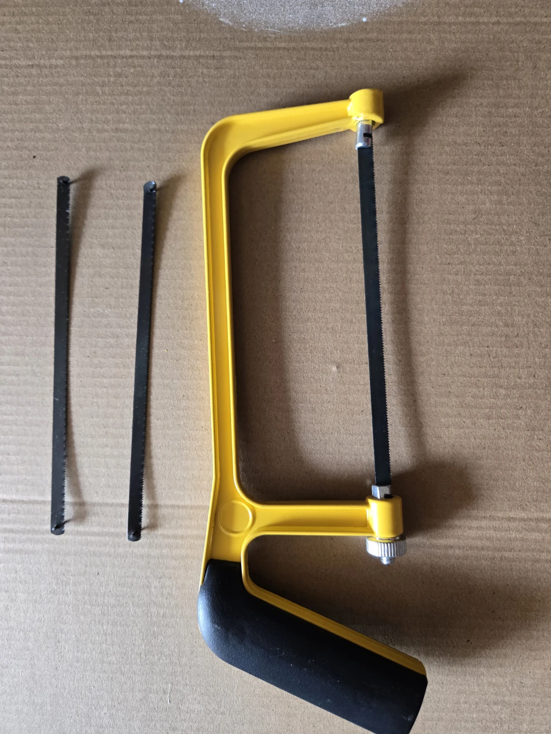 Yellow Hacksaw with Extra Blades - photo 2