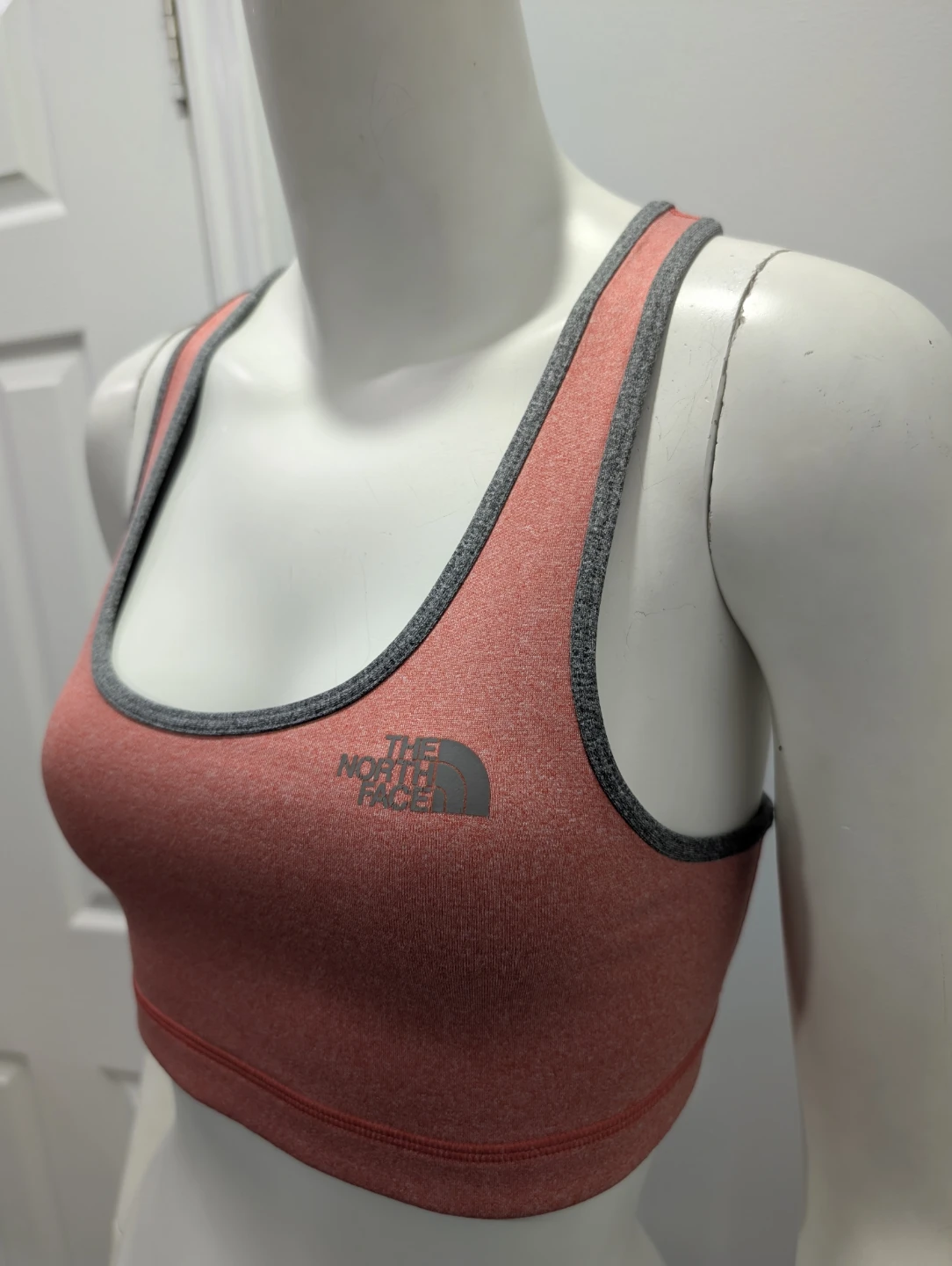 EUC - Women's The North Face Sports Bra Size M - photo 3