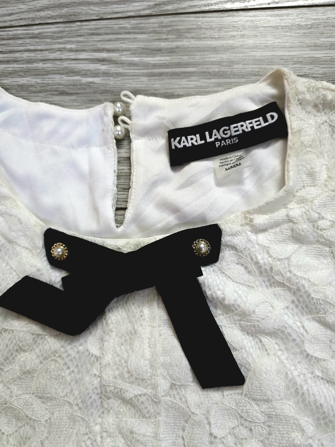 Karl Lagerfeld Paris White ⚽  Lace Top with Bow - M