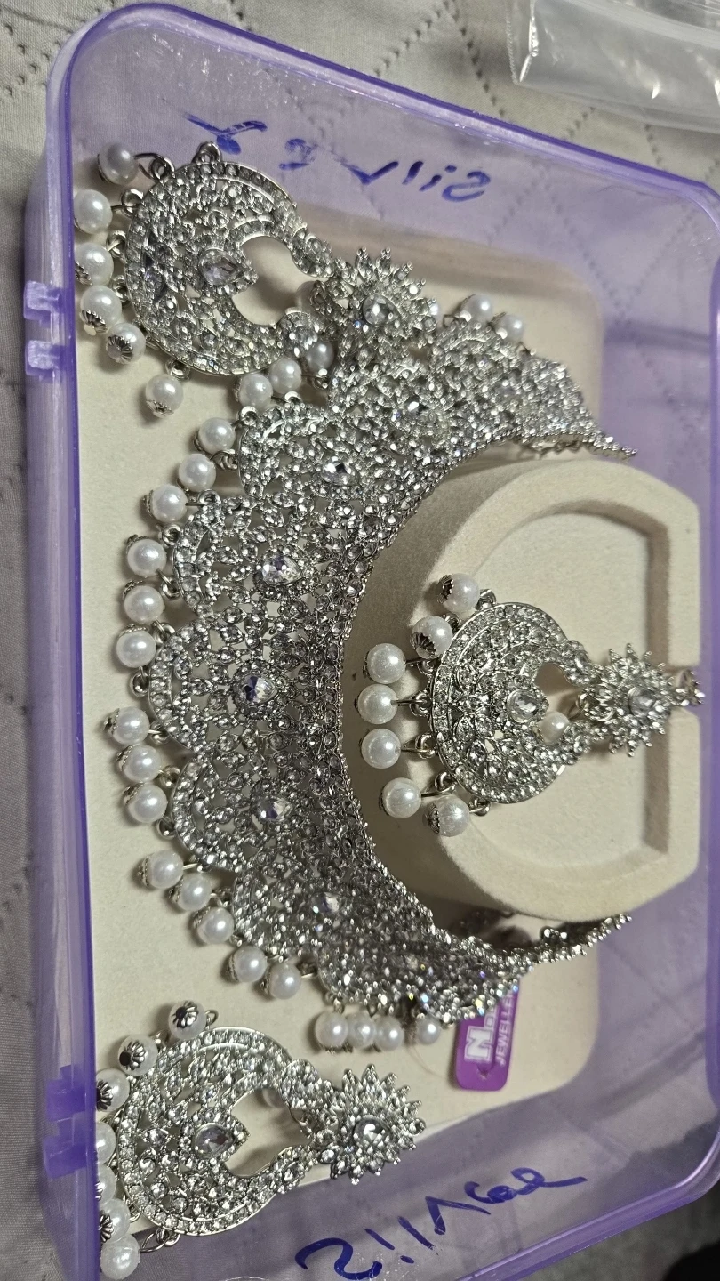 Silver Rhinestone & Pearl Necklace Set with Earrings & Tikka - photo 2