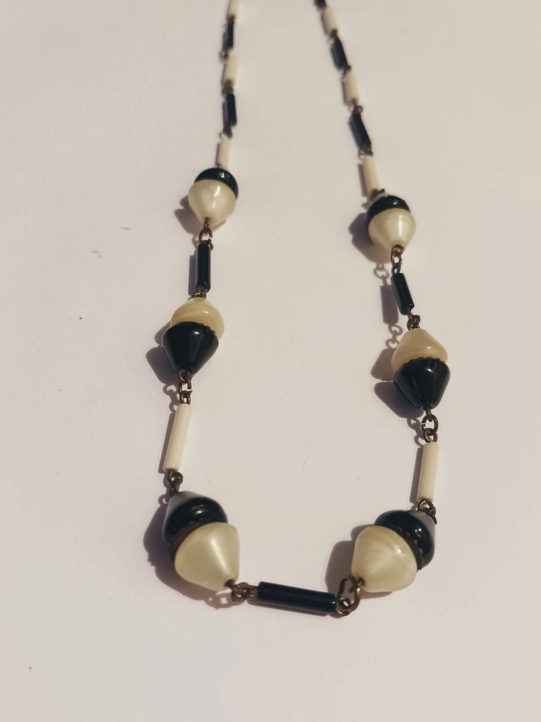 1940s Vintage Czechoslovakian Black & Cream Rondelle Necklace - photo 4