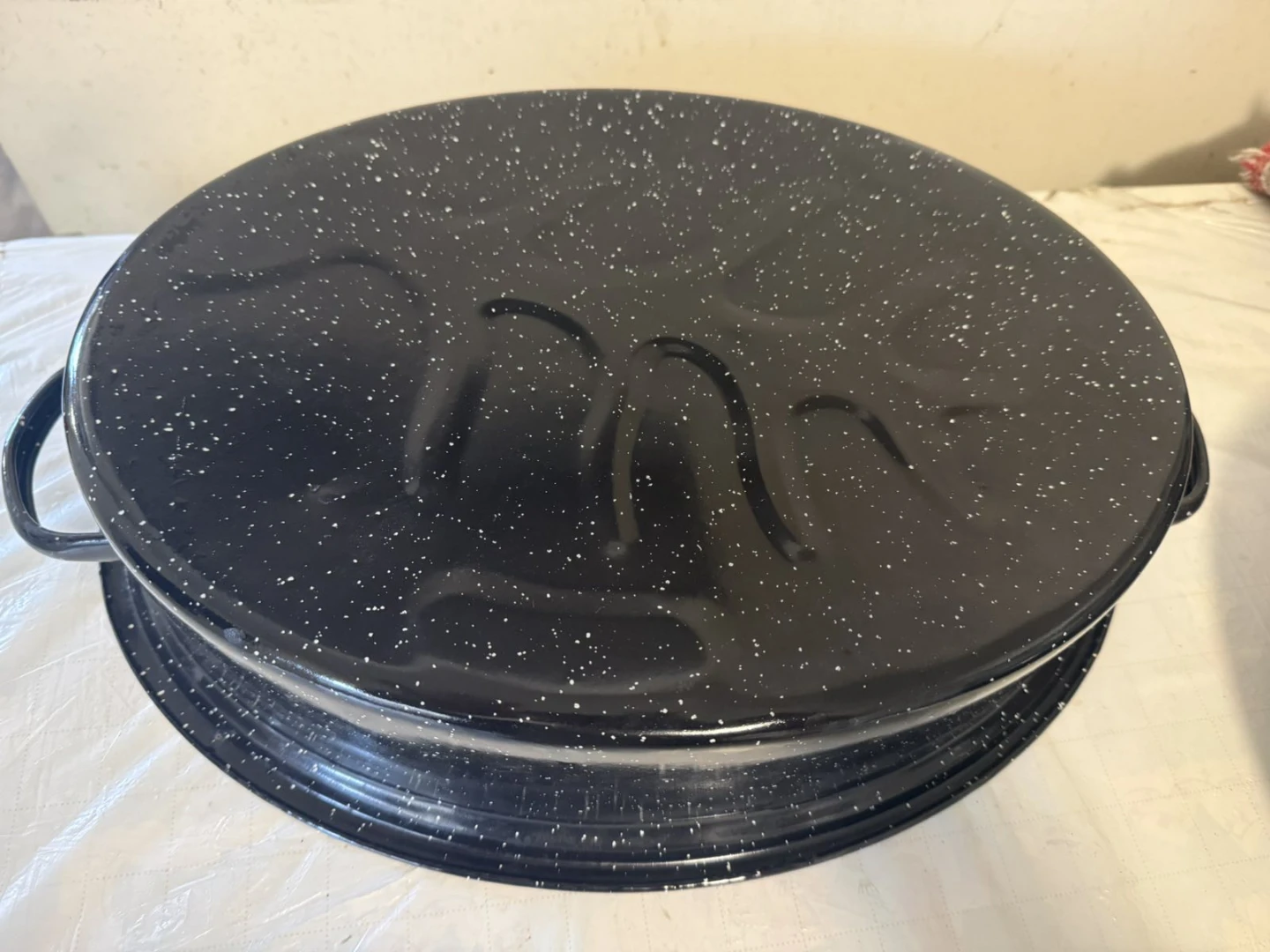 Black Speckle Roasting Pan with Lid - photo 2