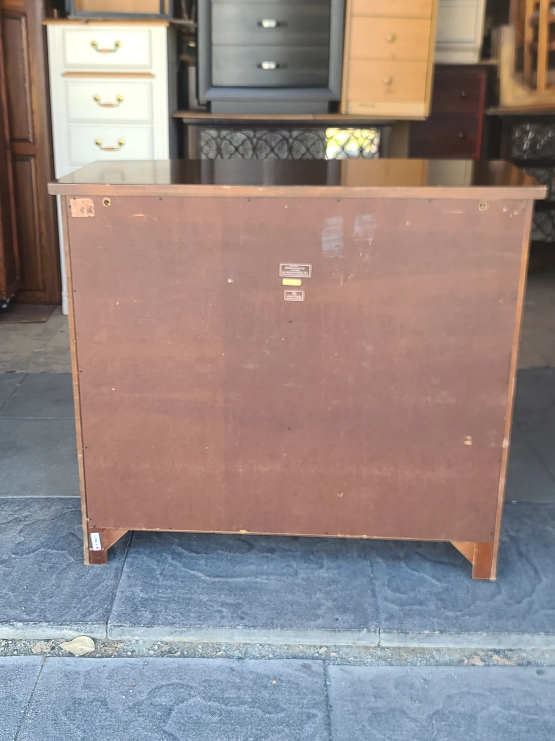 Vintage Bowfront 3-Drawer Chest - photo 5