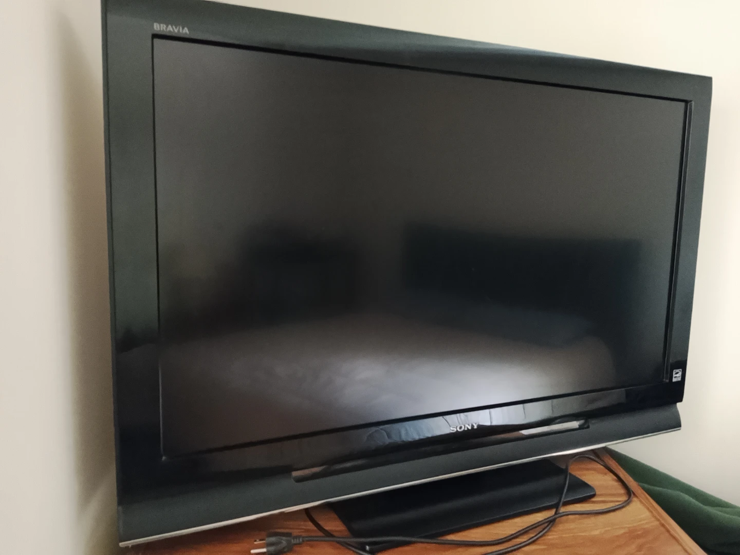 Sony Bravia 32-inch Flat Screen TV - photo 2