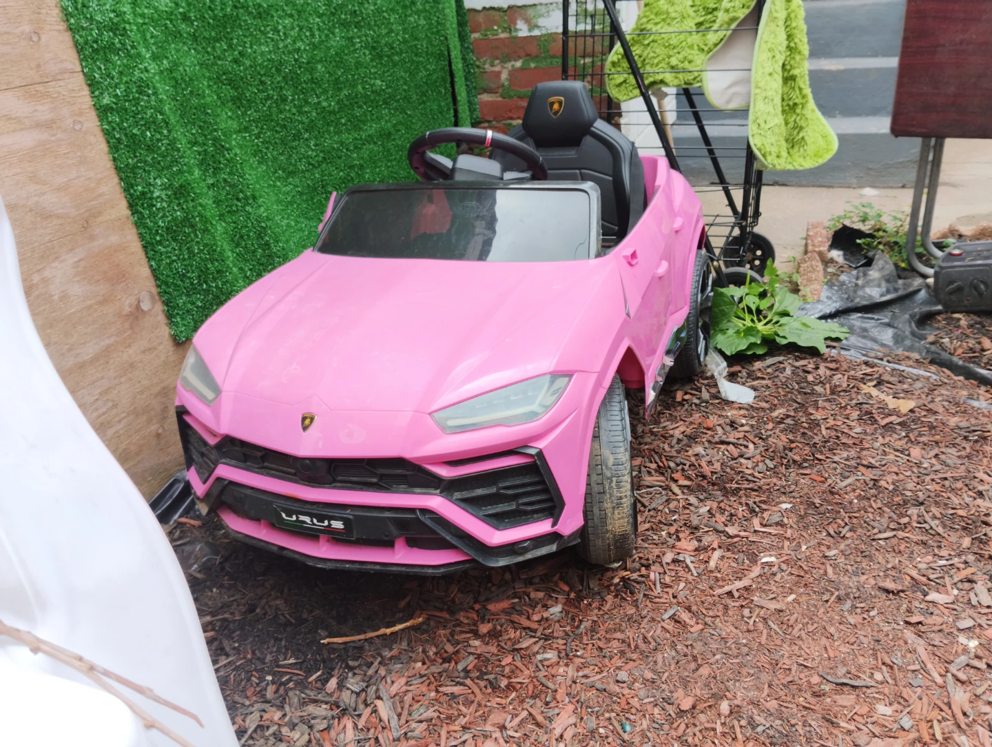 Pink Lamborghini Urus Ride-On Toy Car electric car - photo 3