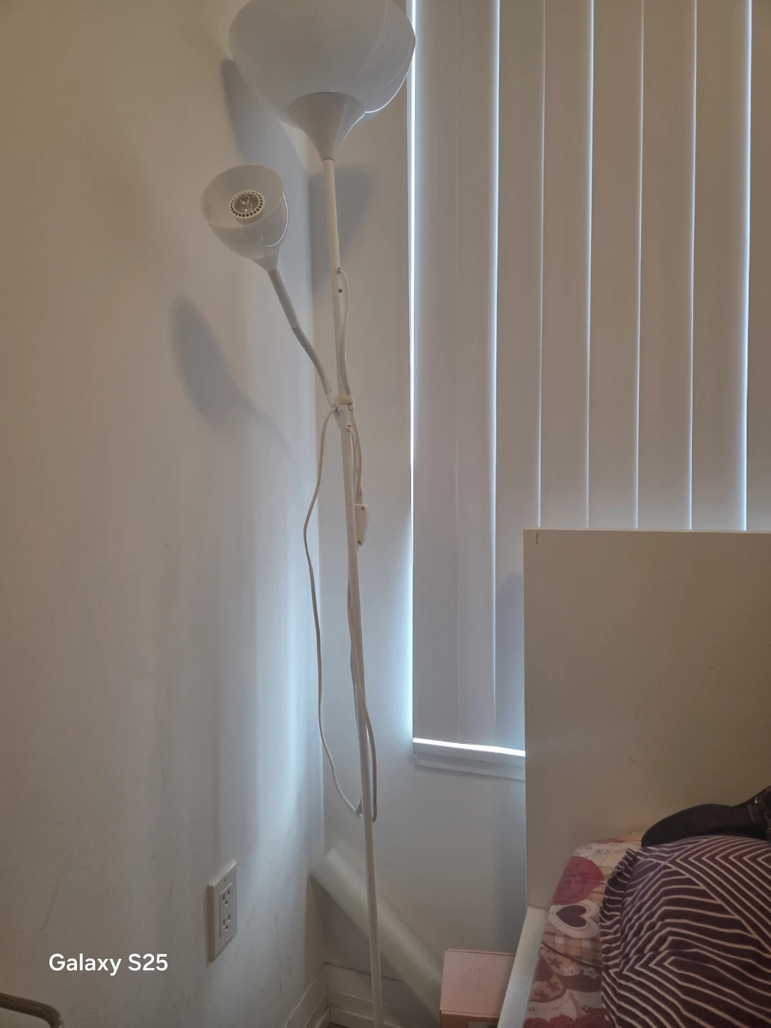 White Floor Lamp with Adjustable Reading Light - photo 3