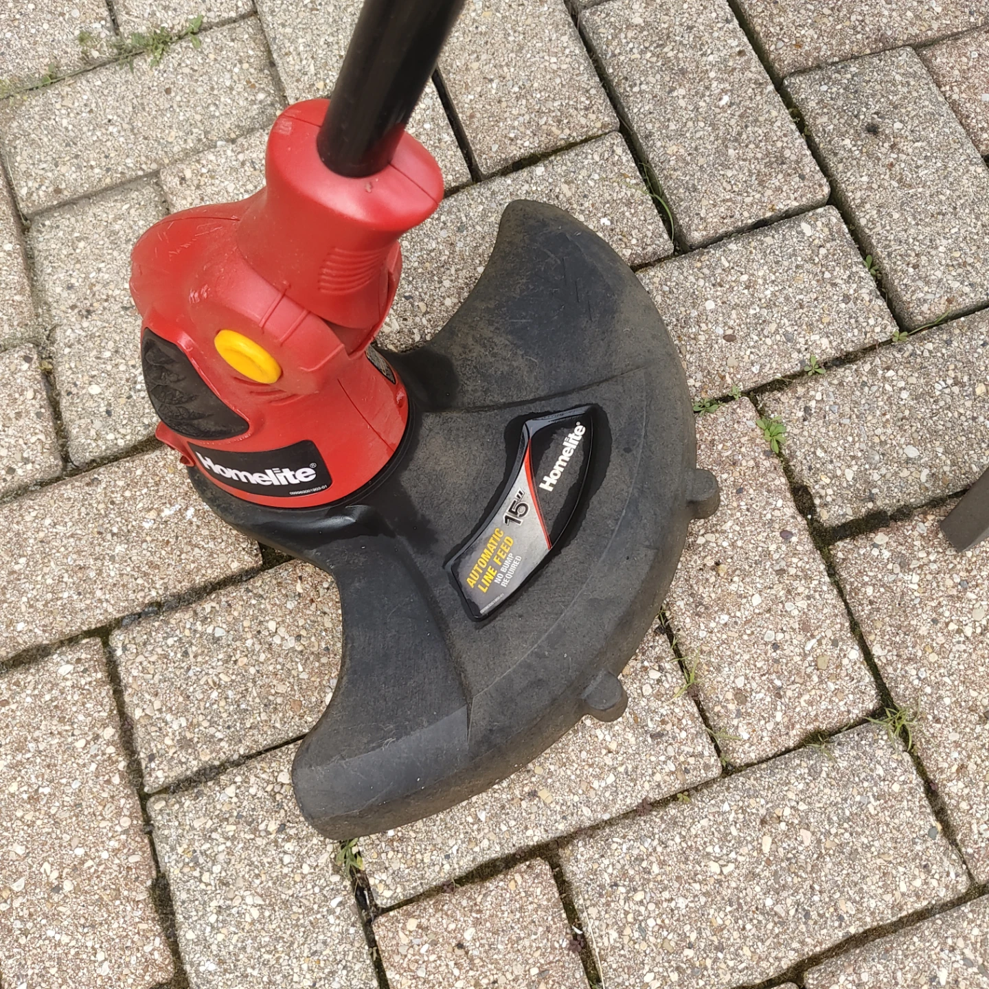 Homelite String Trimmer - 15 inch - photo 2
