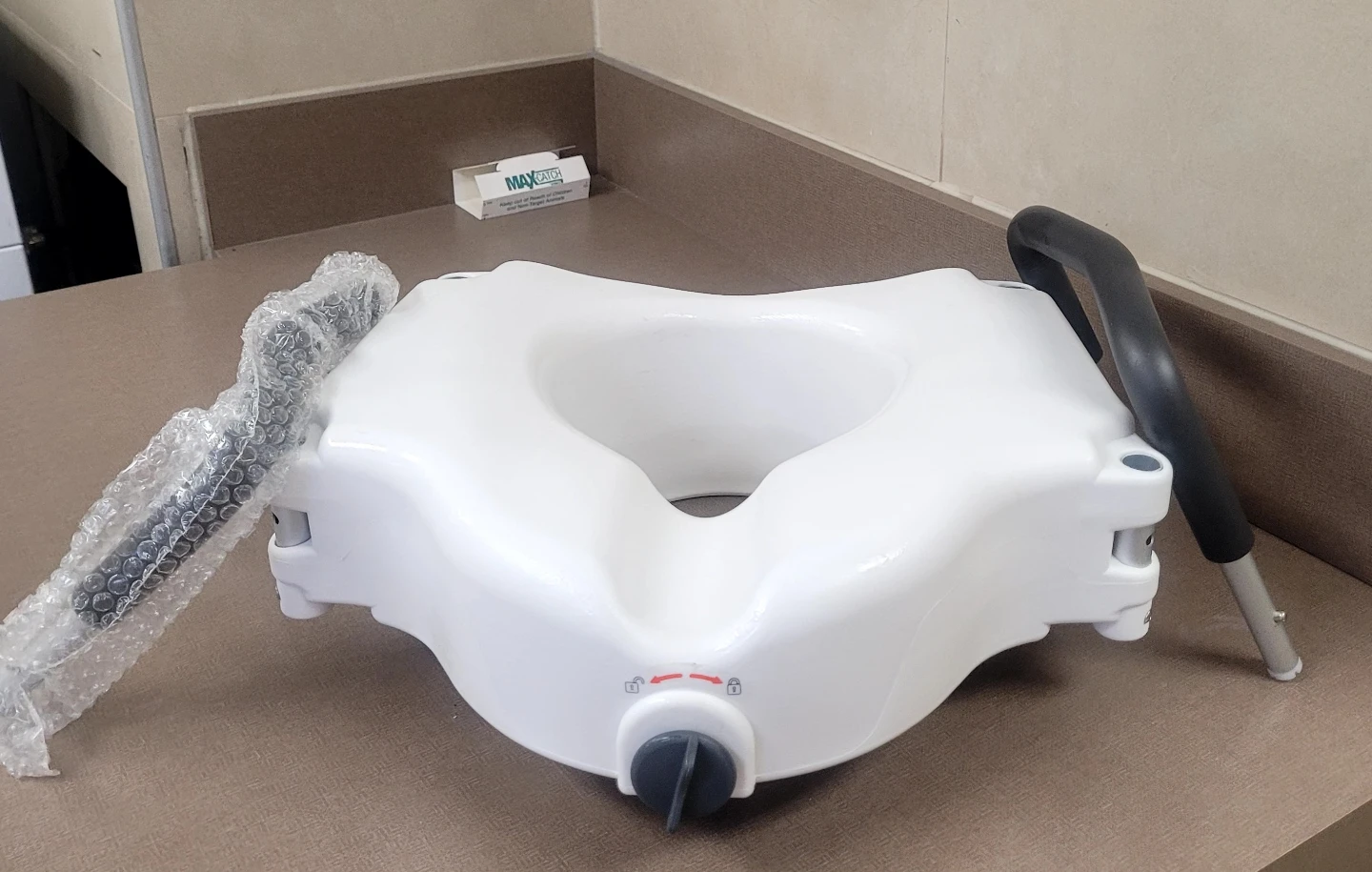 Raised Toilet Seat with Handles