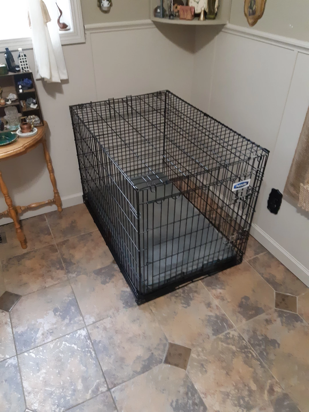 Large Petmate Dog Crate; 36" x 24" × 26" & dog bed set