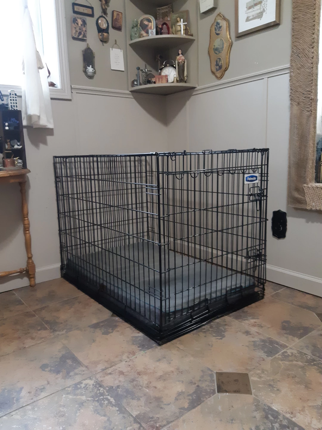Large Petmate Dog Crate; 36" x 24" × 26" & dog bed set - photo 2