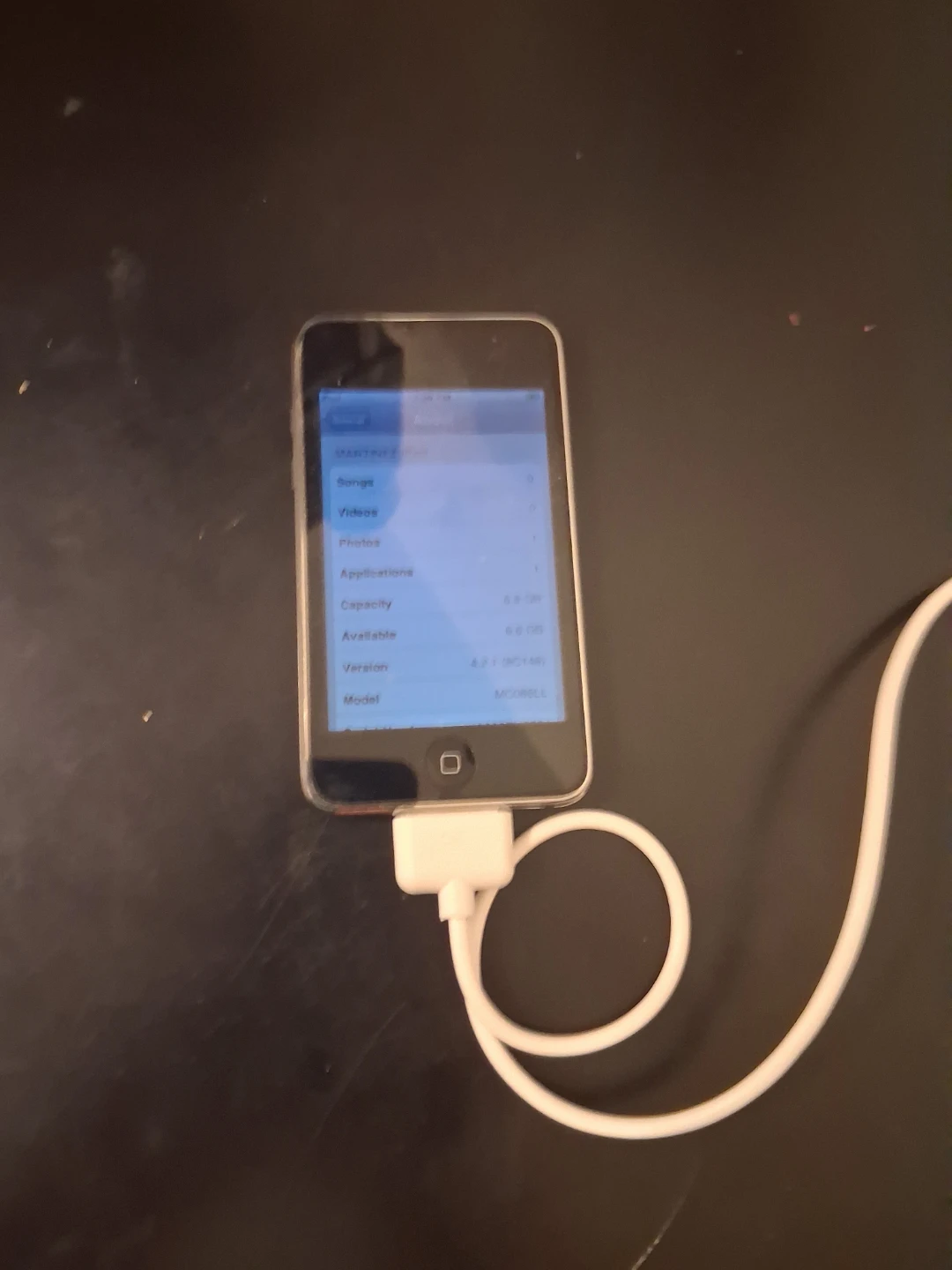 Apple iPod Touch (2nd generation) model # MC086LL - photo 3